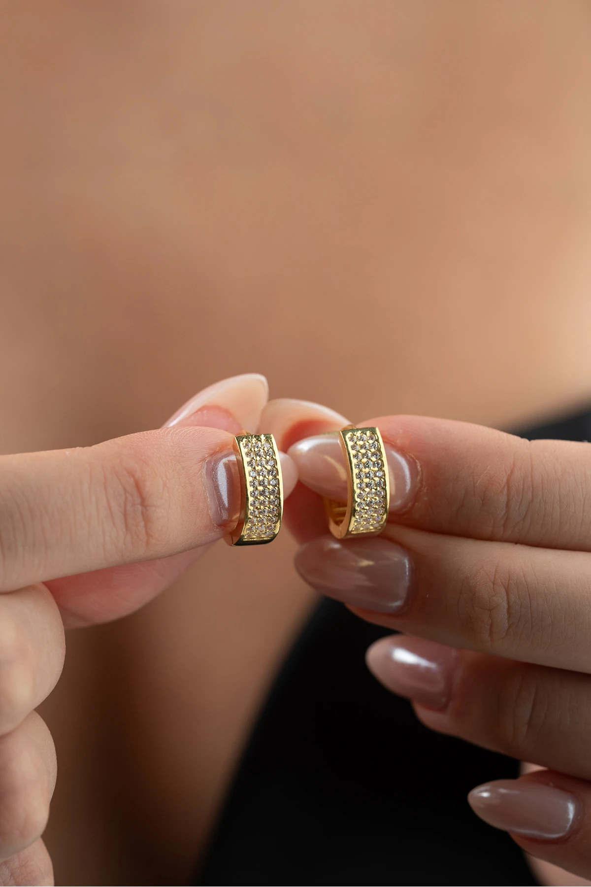 Gümüş Üç Sıra Taşlı Küpe