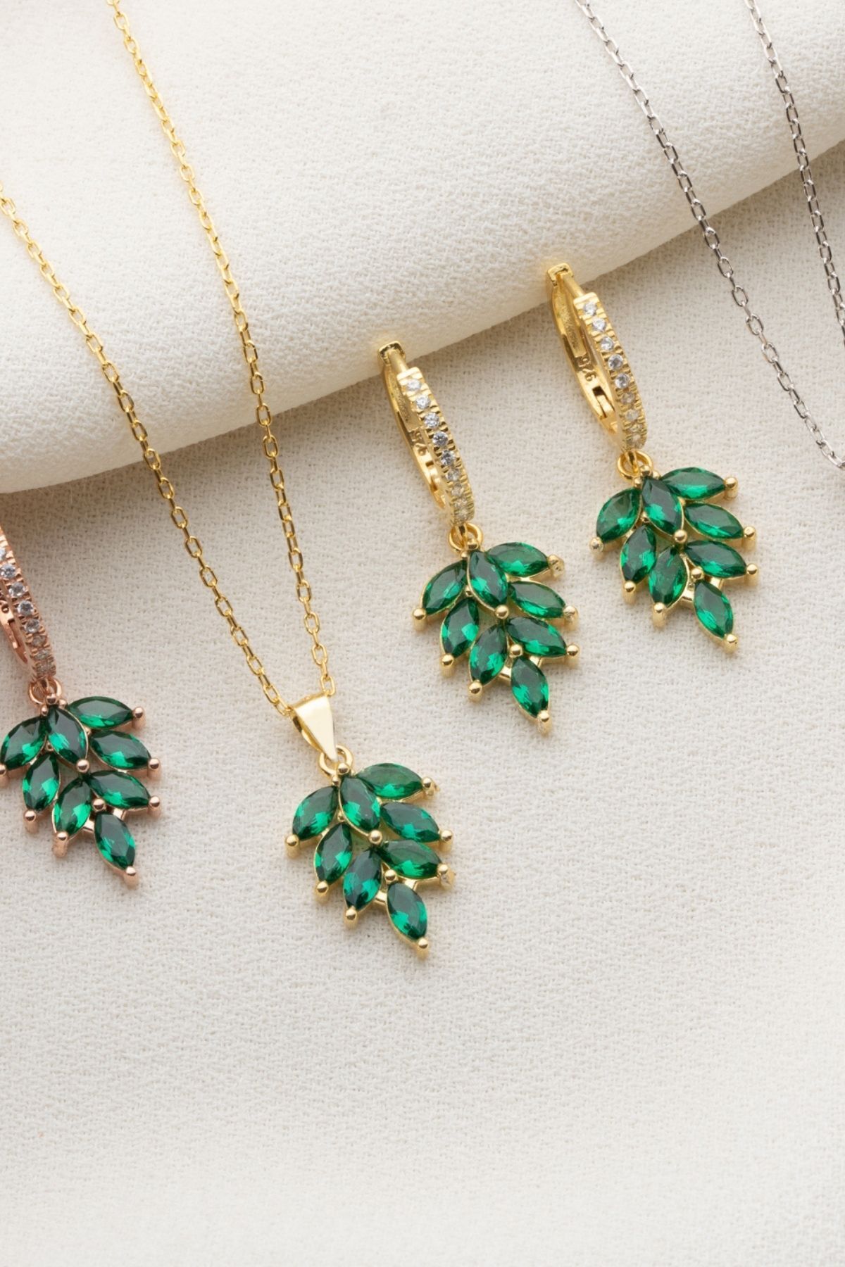 Gümüş Zümrüt Yeşili Kolye Küpe Takı Seti