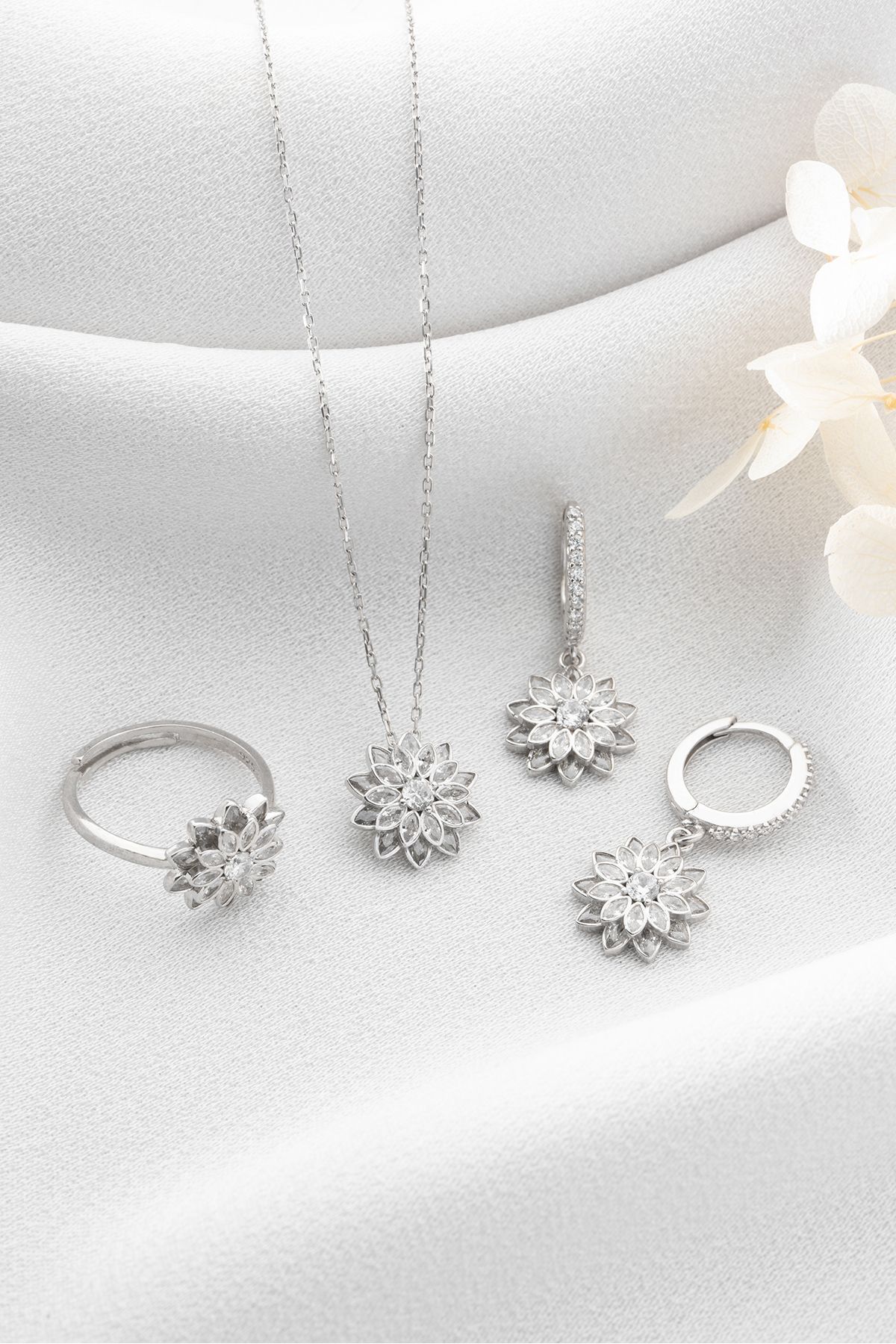 Gümüş Lotus Çiçeği Takı (Kolye-Küpe-Yüzük)Seti