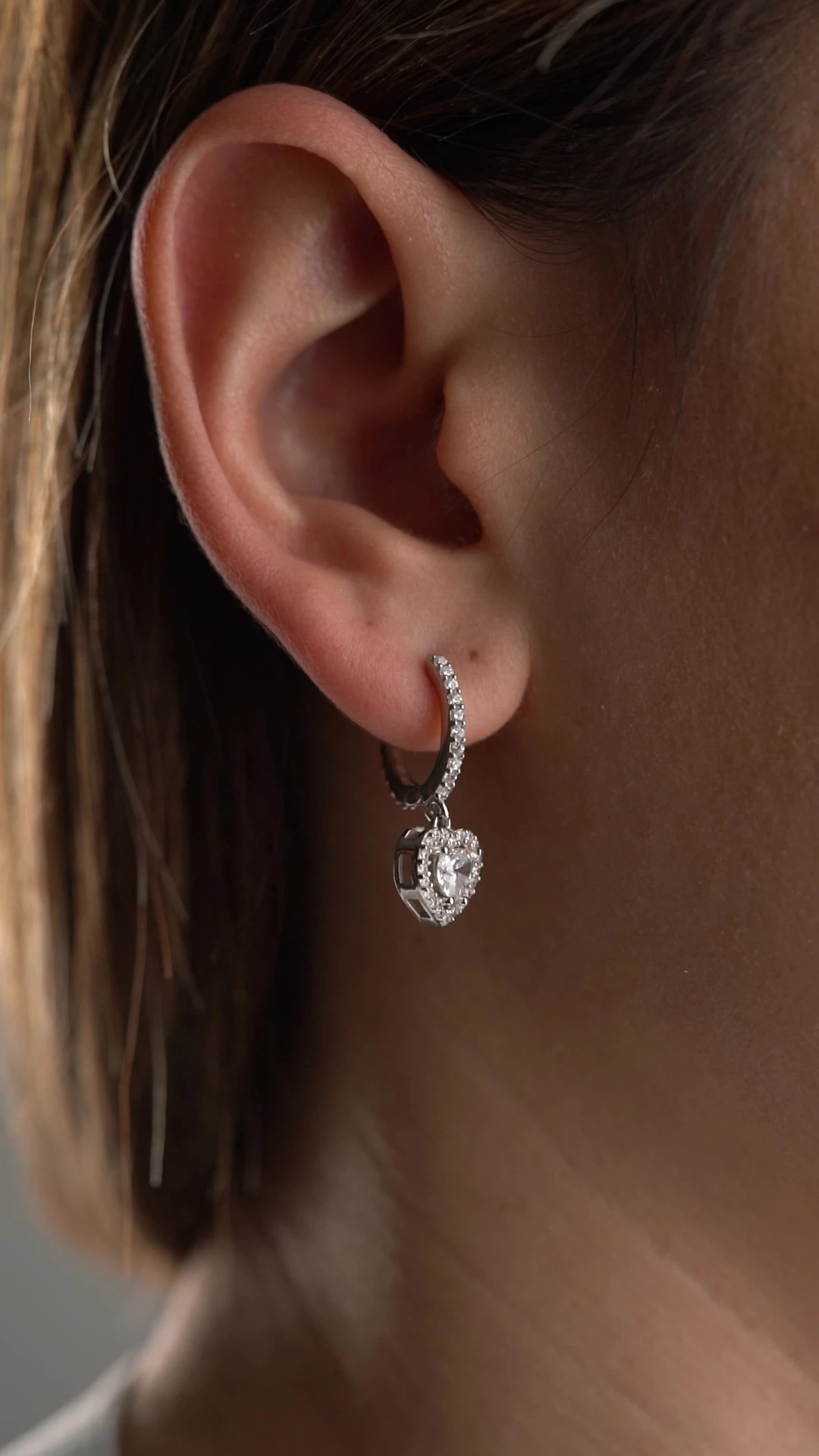 Gümüş Kalpli Halka Küpe