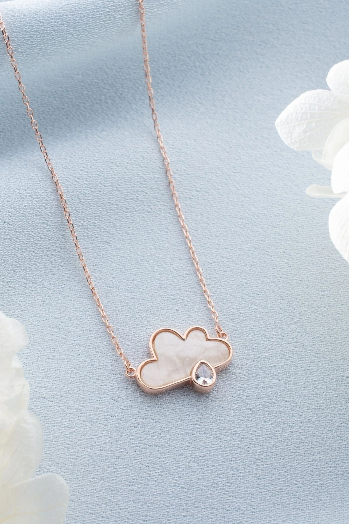 Gümüş Tektaşlı Bulut Kolye