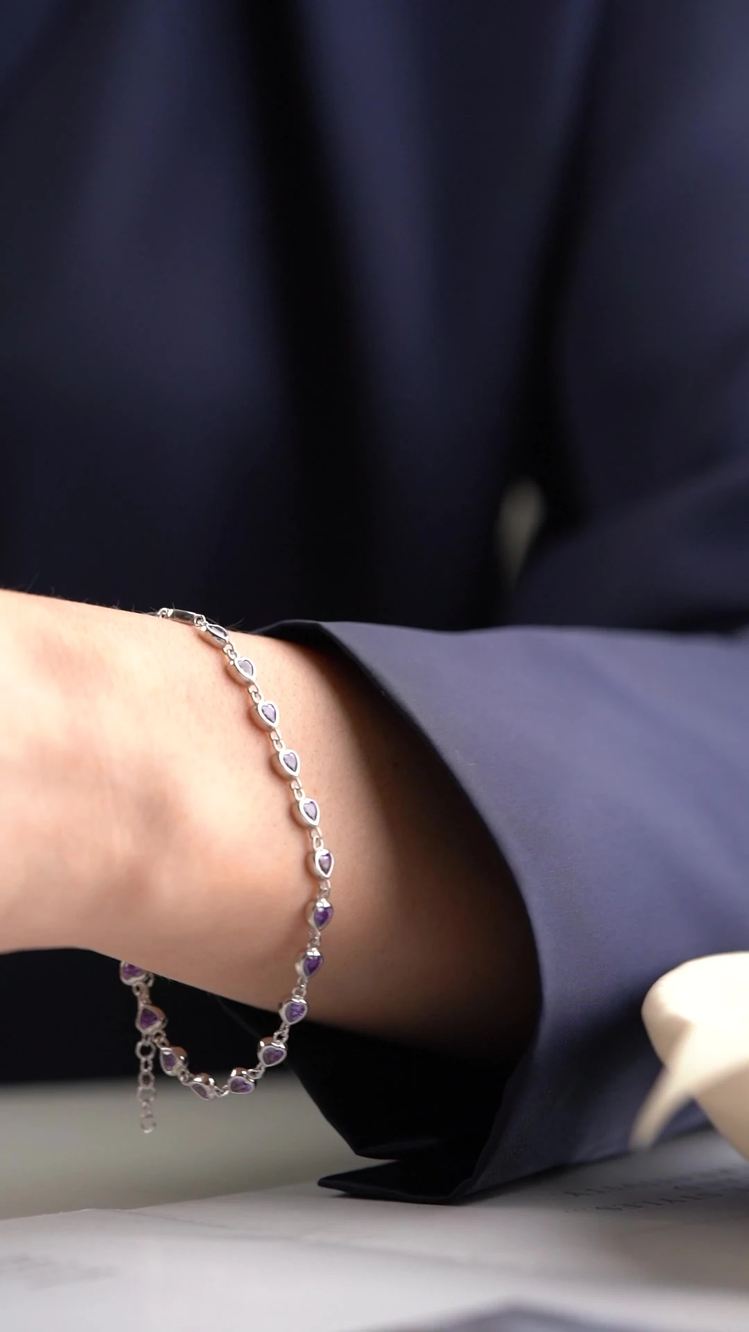 Gümüş Kalpli Mor Su Yolu Bileklik