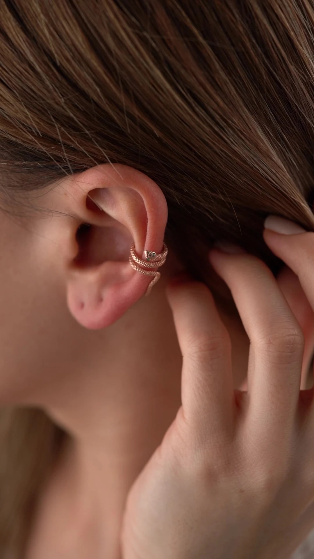 Gümüş Rose Yılan Kıkırdak Küpe