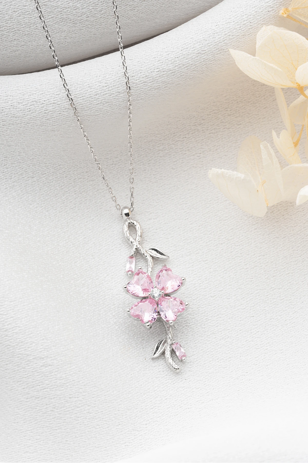 Gümüş Dönen Çiçek Kolye