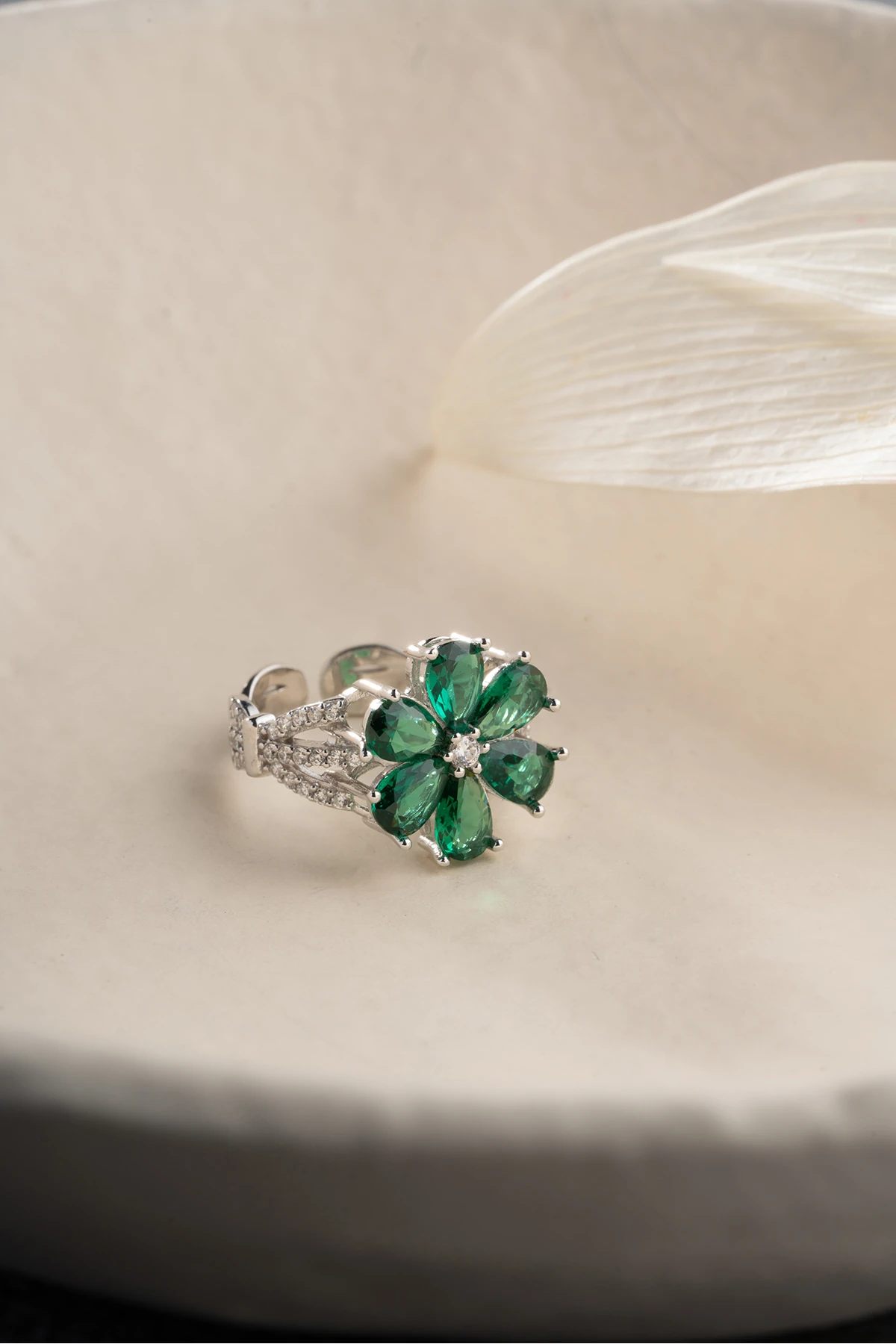 Gümüş Zümrüt Yeşil Lotus Yüzük