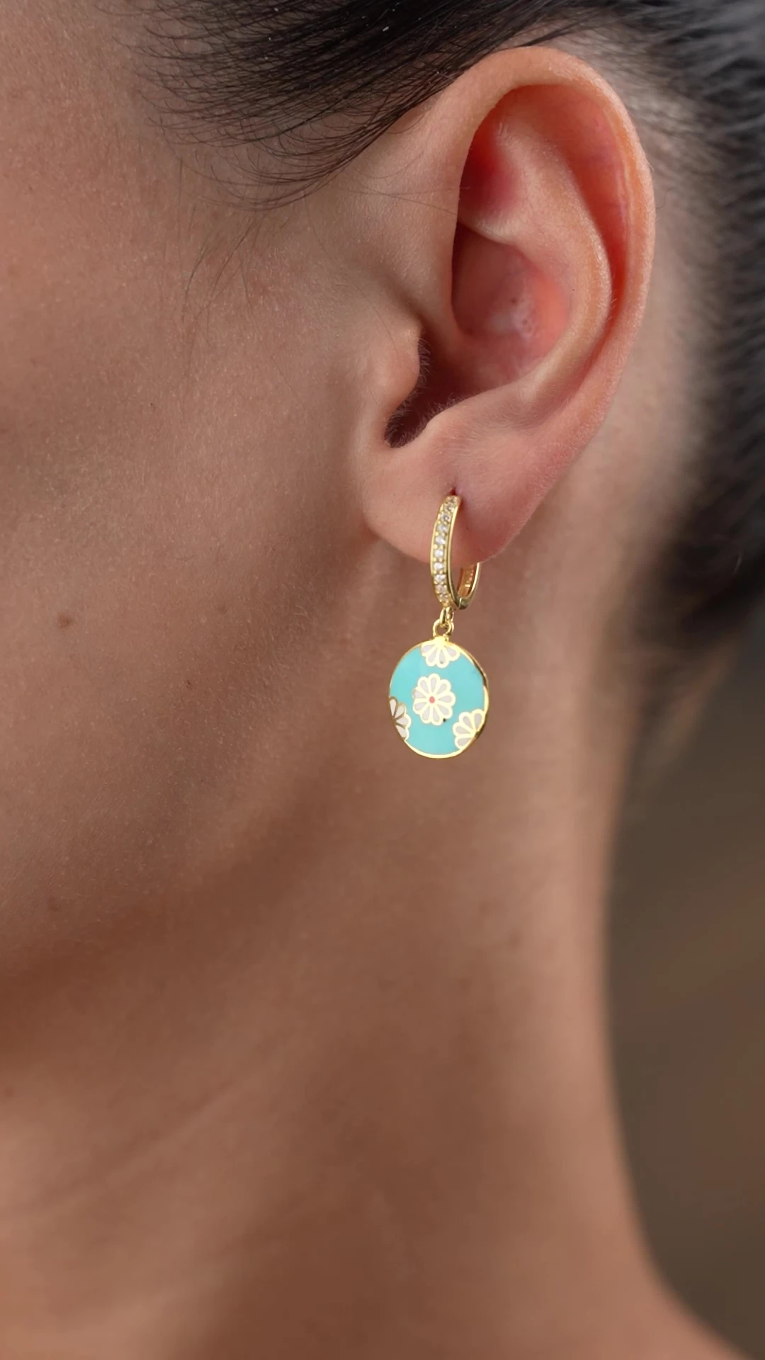 Gümüş Taşlı Halkalı Mineli Çiçekli Küpe