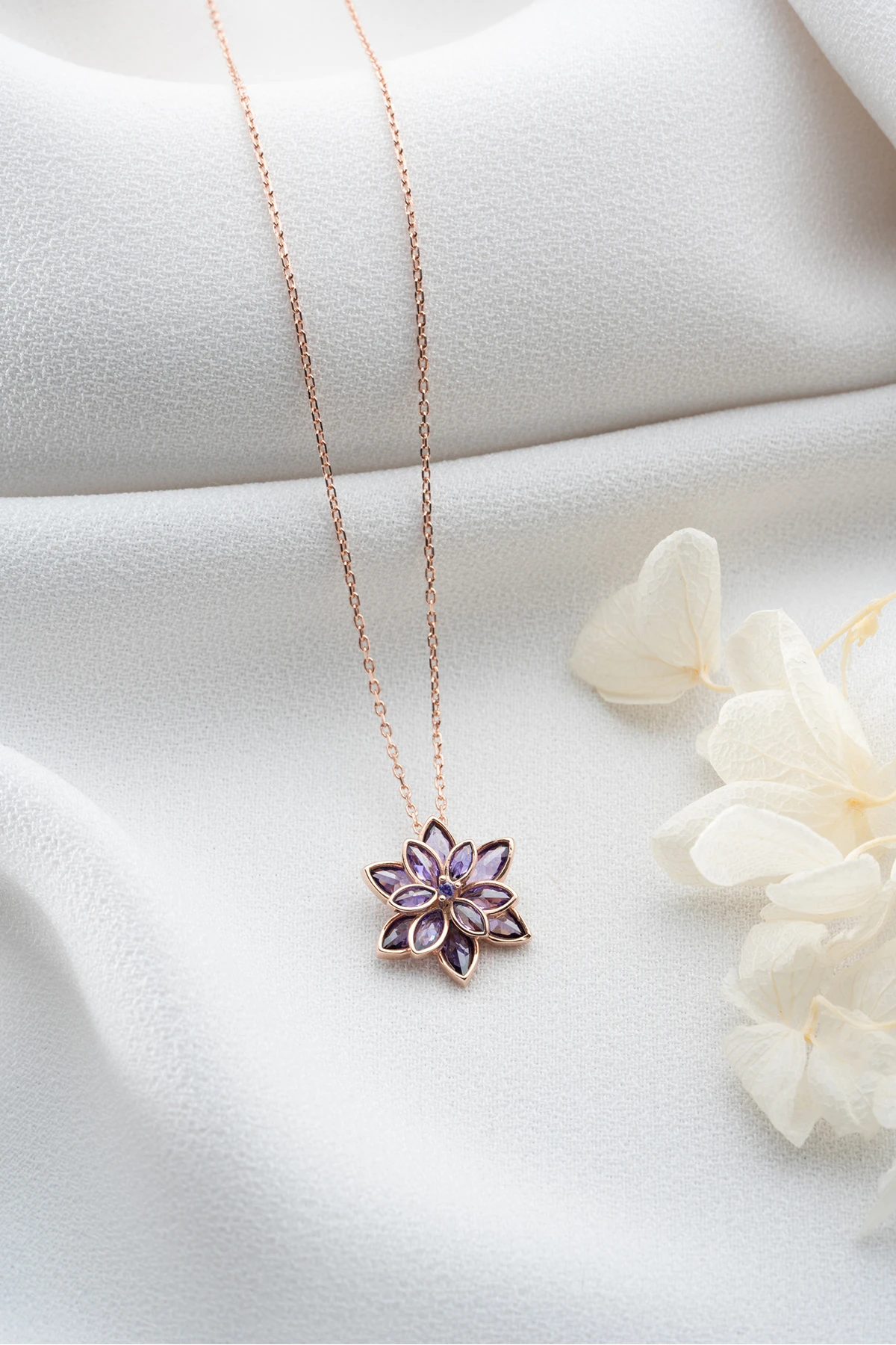 Gümüş Rose Mor Taşlı Lotus Kolye