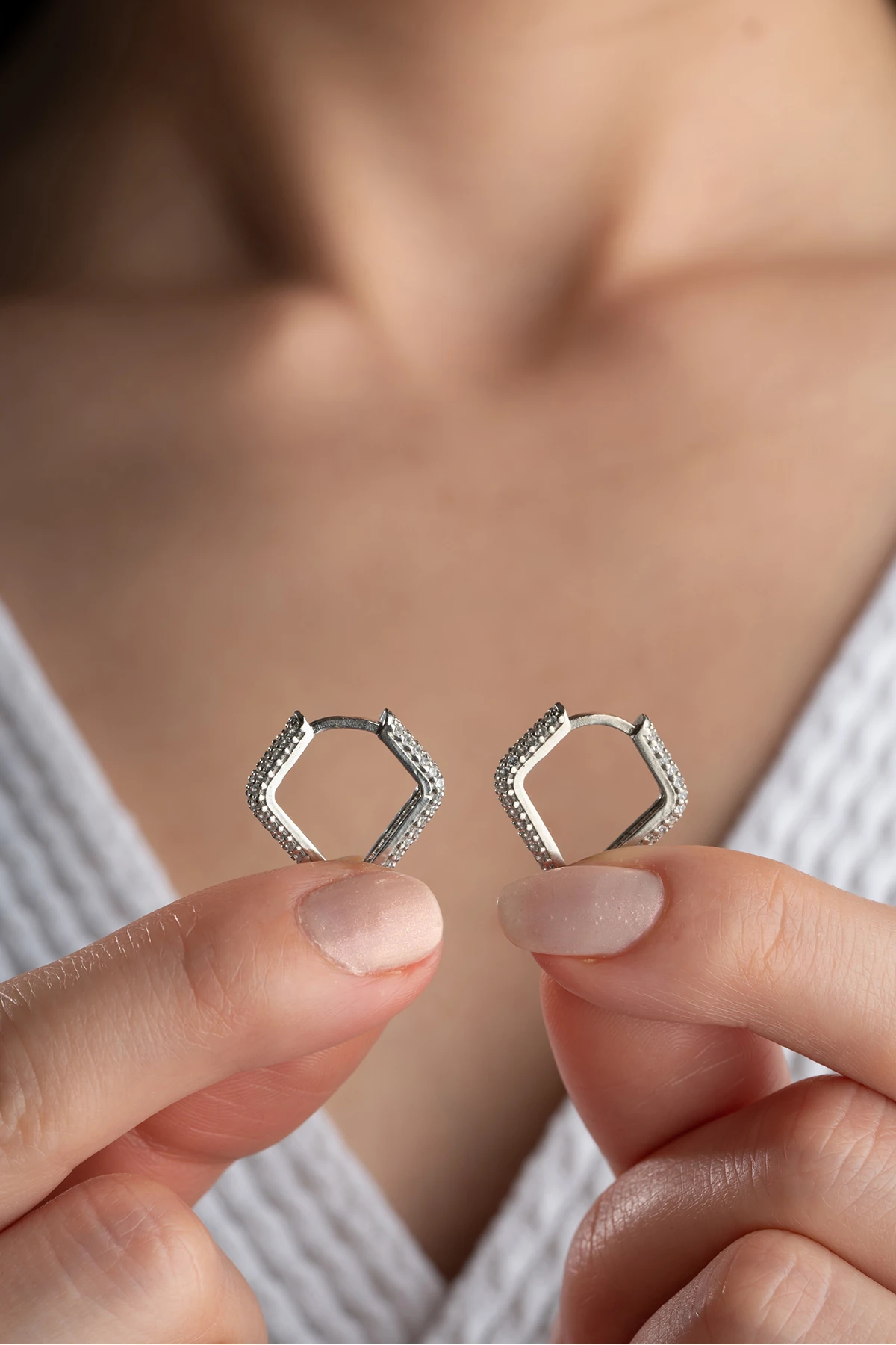 Gümüş Zirkon Taşlı Trend Halka Küpe