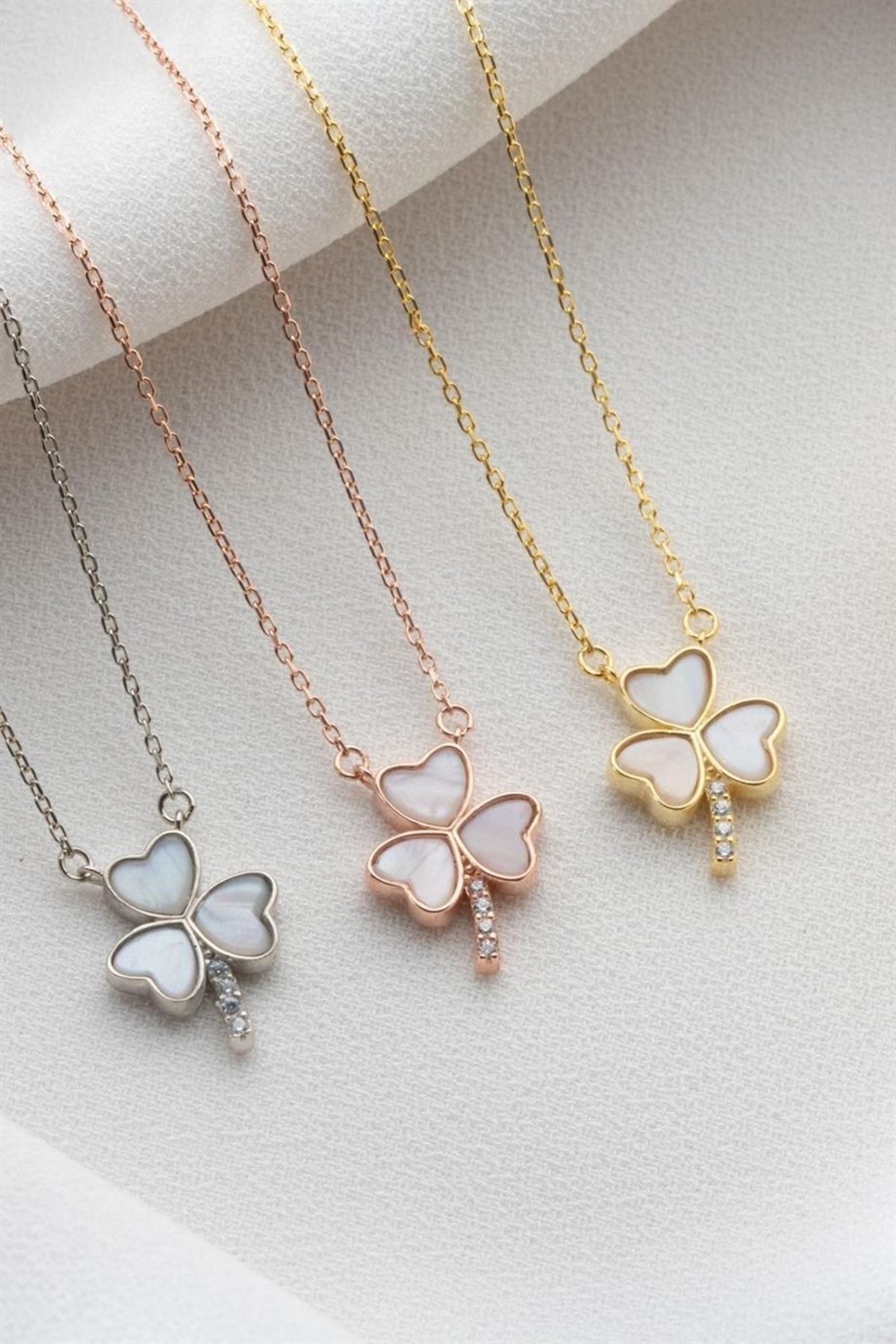 Gümüş Sedefli Yonca Kolye