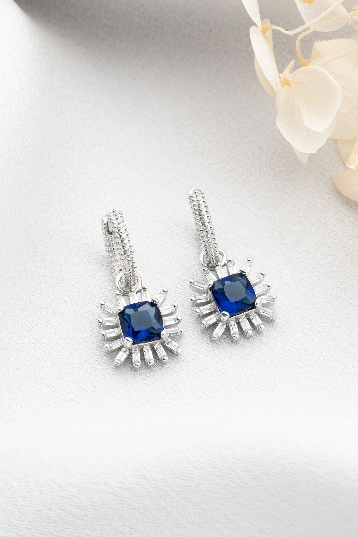 Gümüş Baget Taşlı Küpe