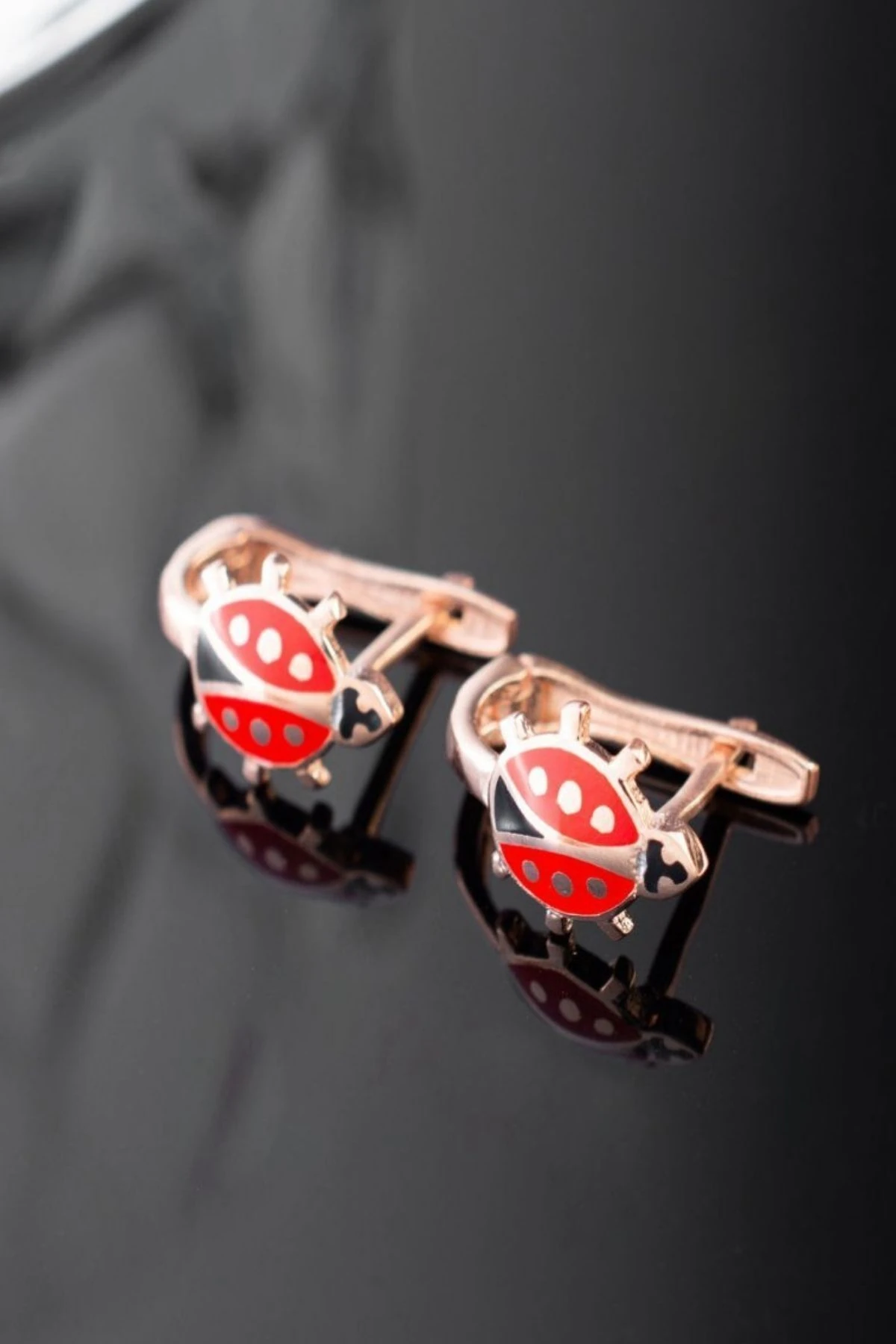 Gümüş Rose Uğurböceği Çocuk Küpesi