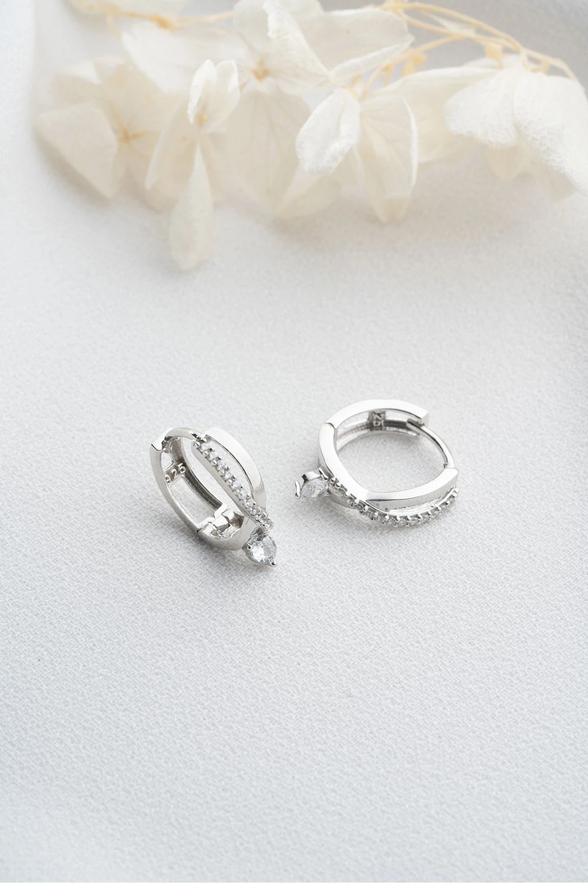 Gümüş Tektaş Örgü Model Küpe