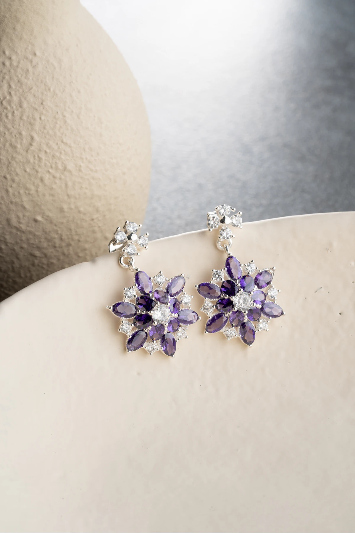 Gümüş Mor Oval Taşlı Lotus Küpe