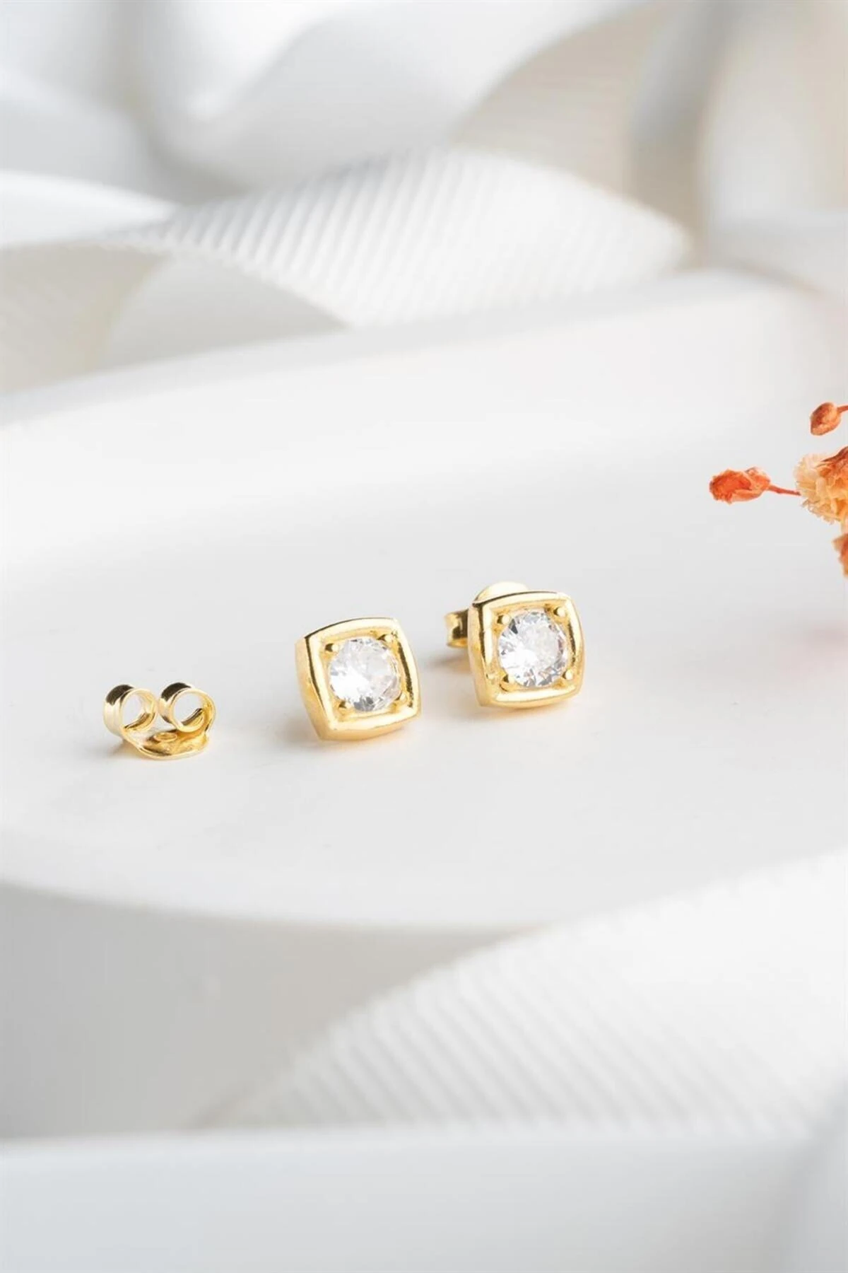 Gold Zirkon Taşlı Gümüş Küpe