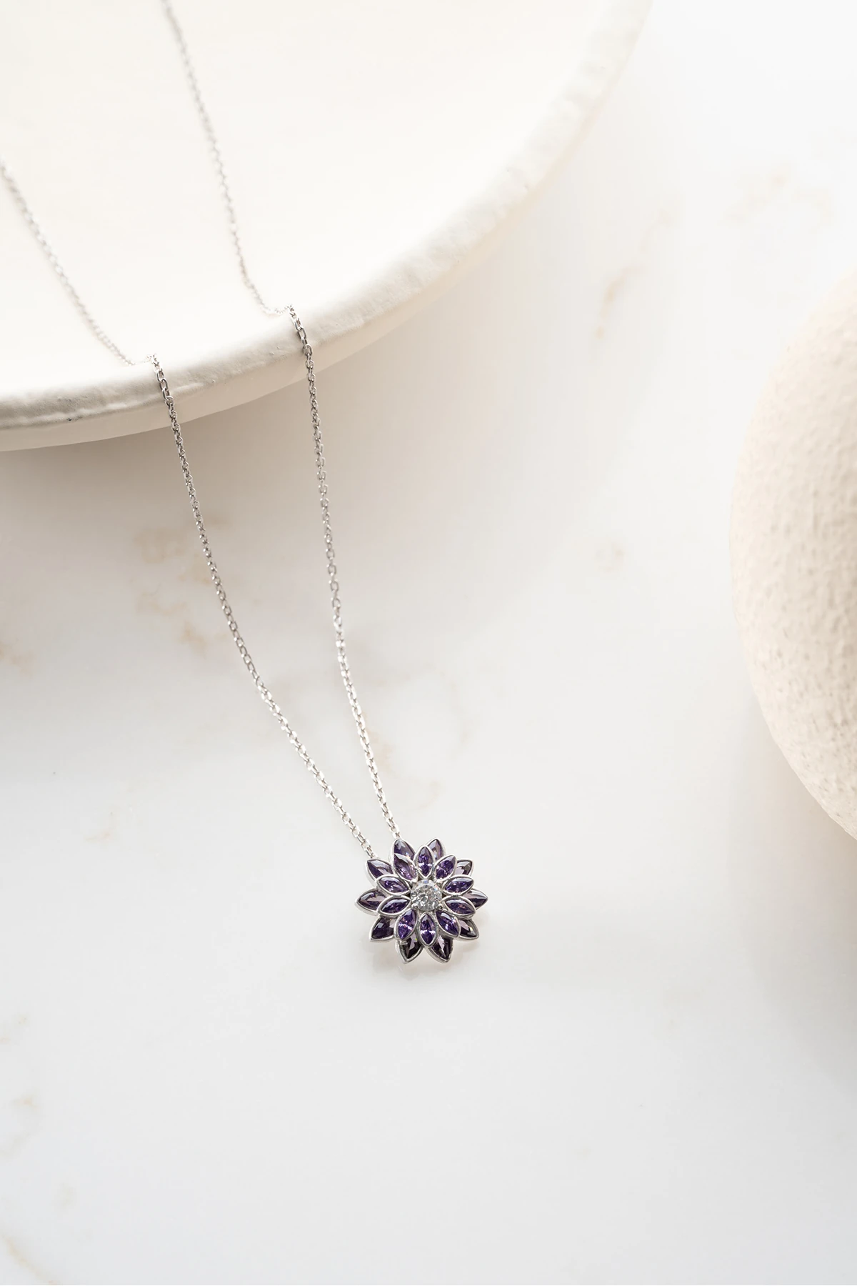 Gümüş Zirkon Mor Taşlı Lotus Kolye