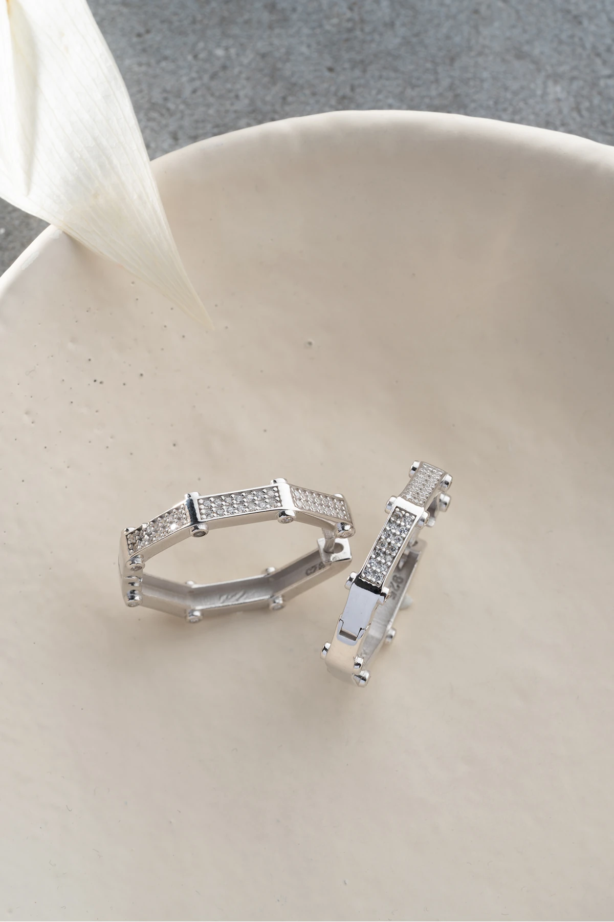 Gümüş Trend Küpe