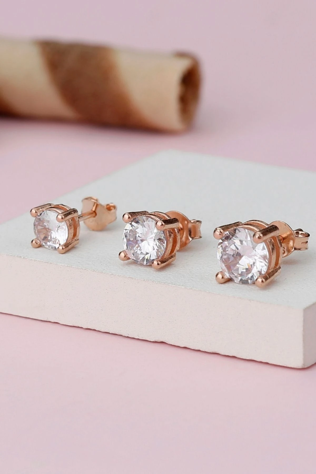 Gümüş Rose 3'lü Tektaş Set Küpe