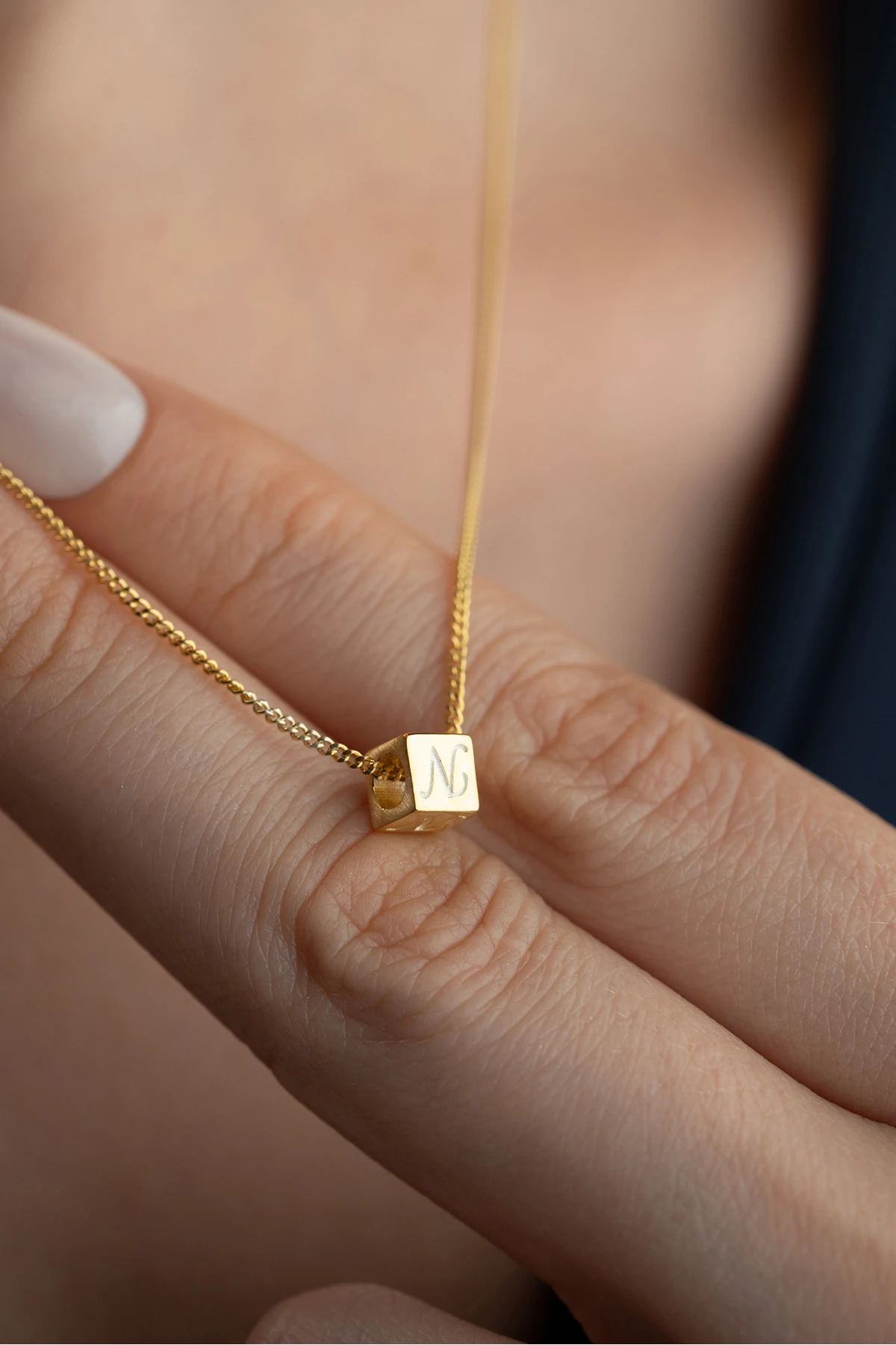 Gümüş Kişiye Özel Küp Harf Kolye