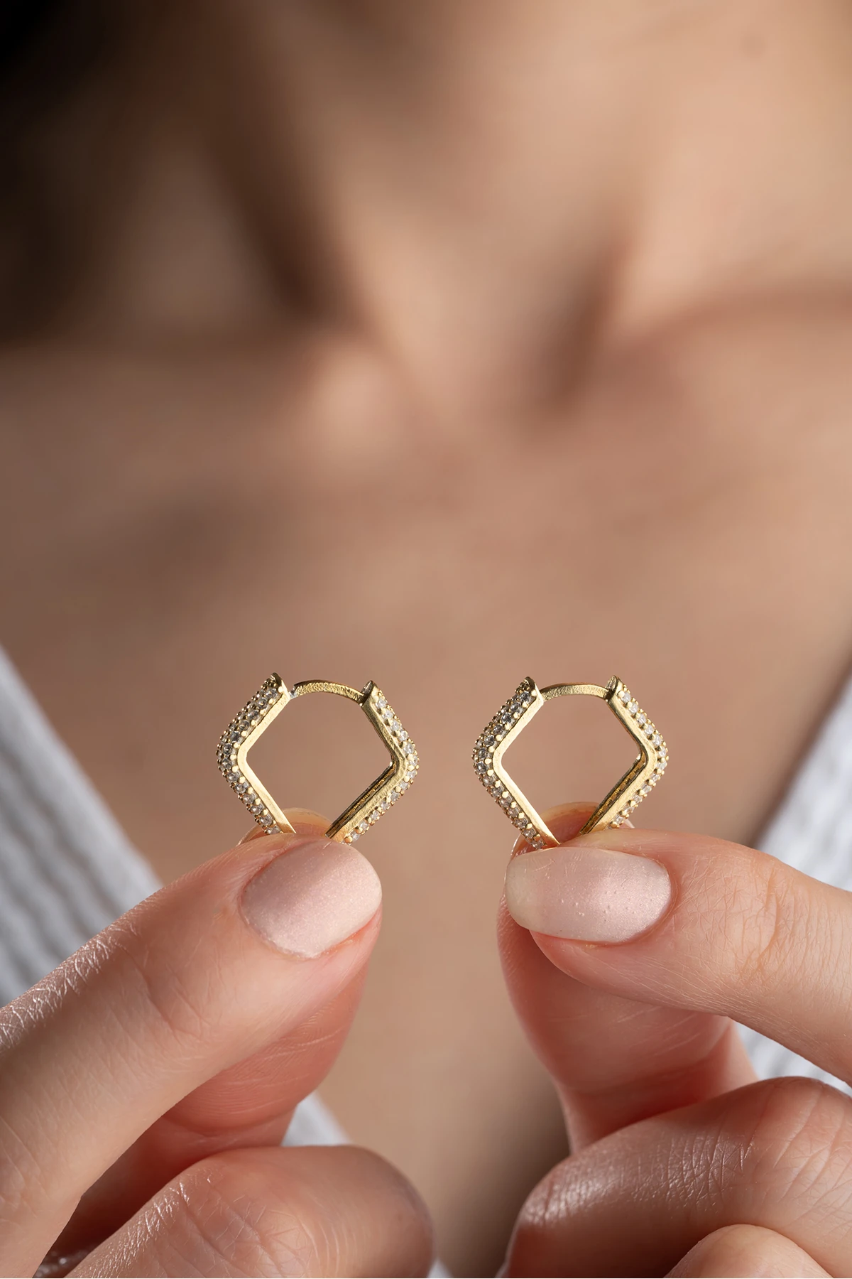 Gümüş Zirkon Taşlı Trend Halka Küpe