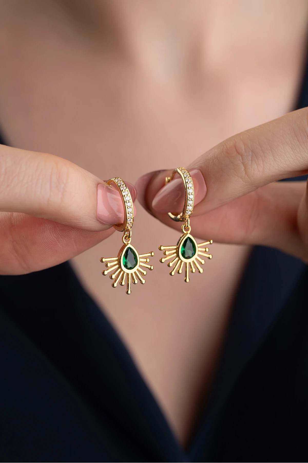 Gümüş Güneş Model Küpe