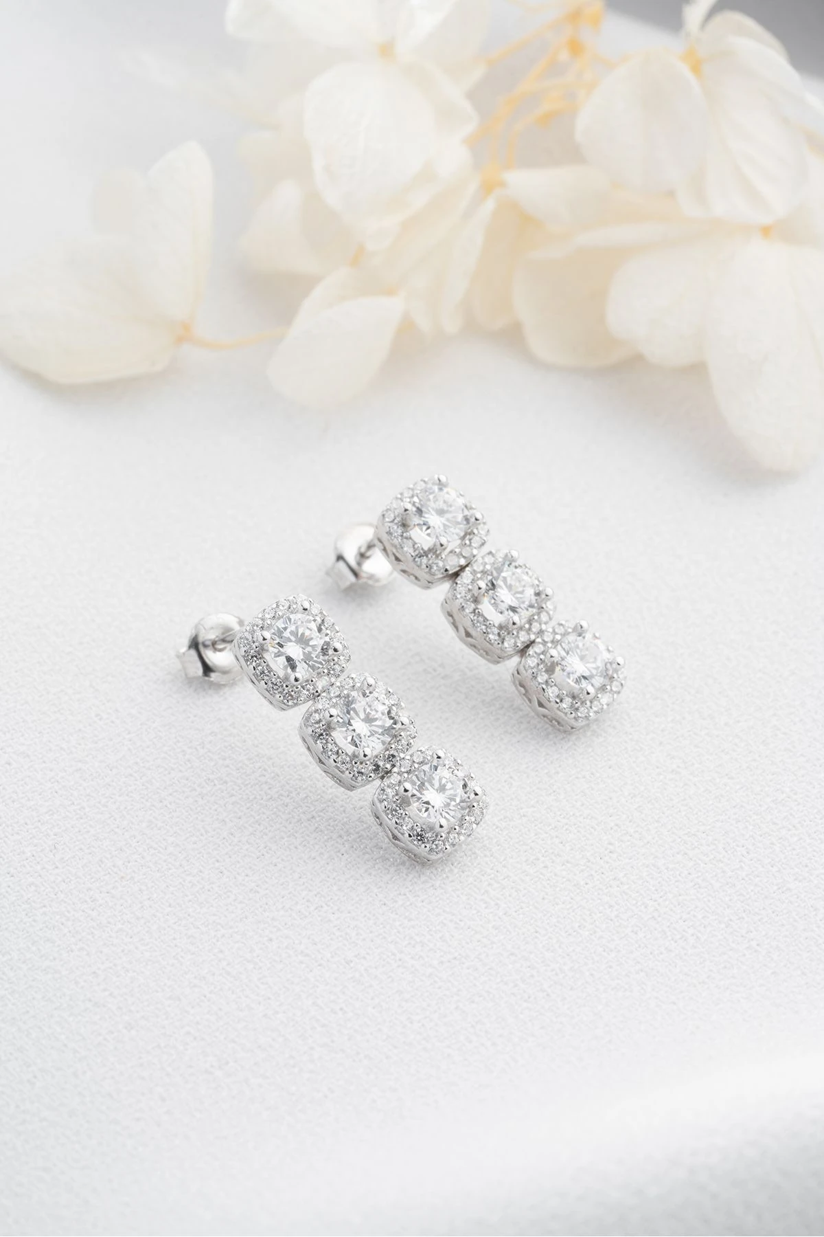 Gümüş Zirkon Taşlı Sallantılı Kare Küpe