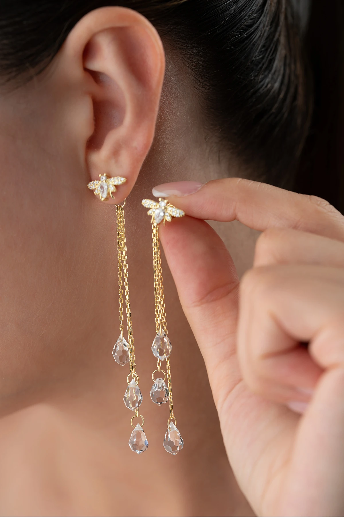 Gümüş Sallantılı Taşlı Arı Küpe