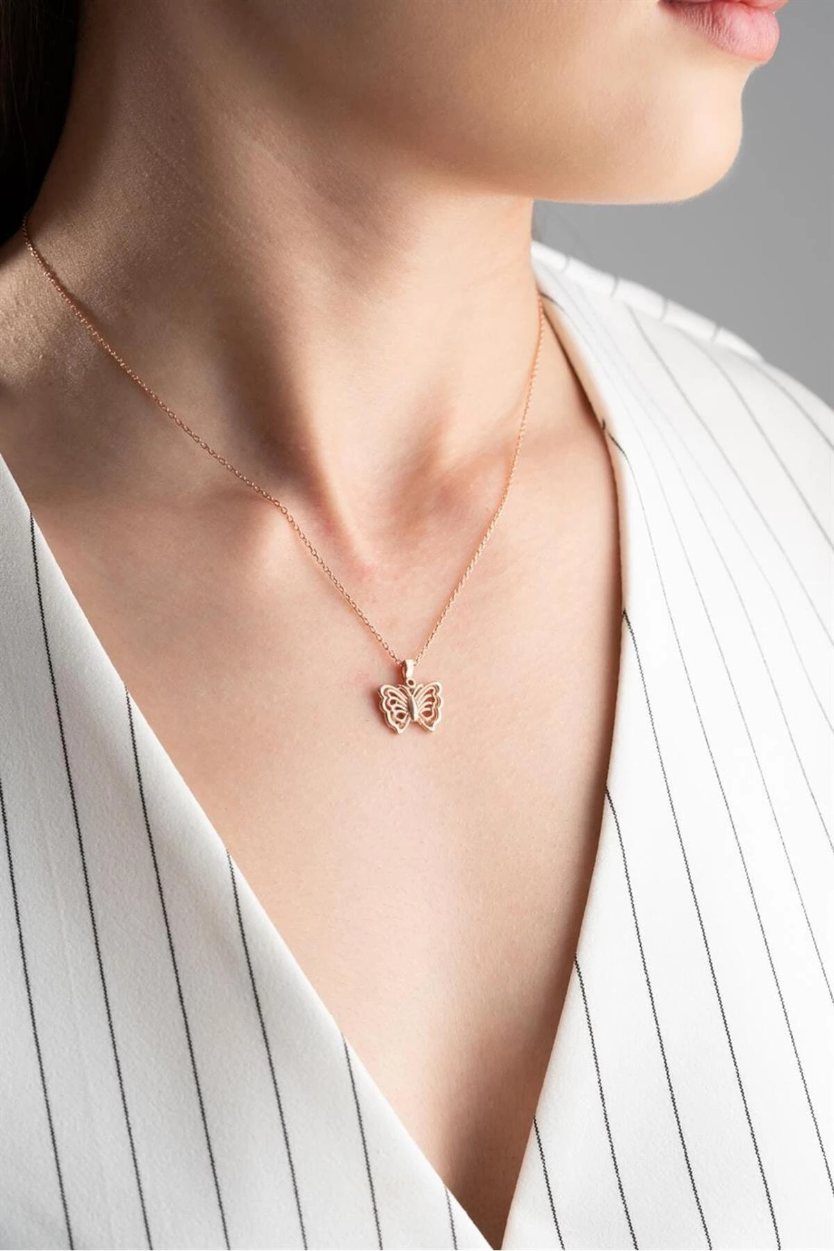 Gümüş Rose Kelebek Kolye