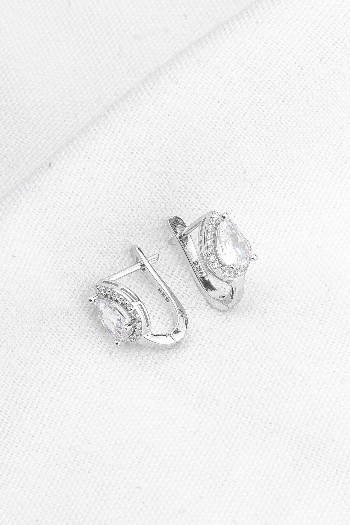 Gümüş Beyaz Taşlı Damla Küpe