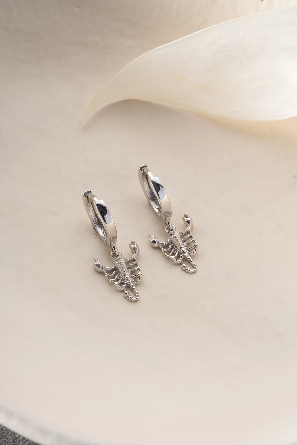 Gümüş Akrep Küpe