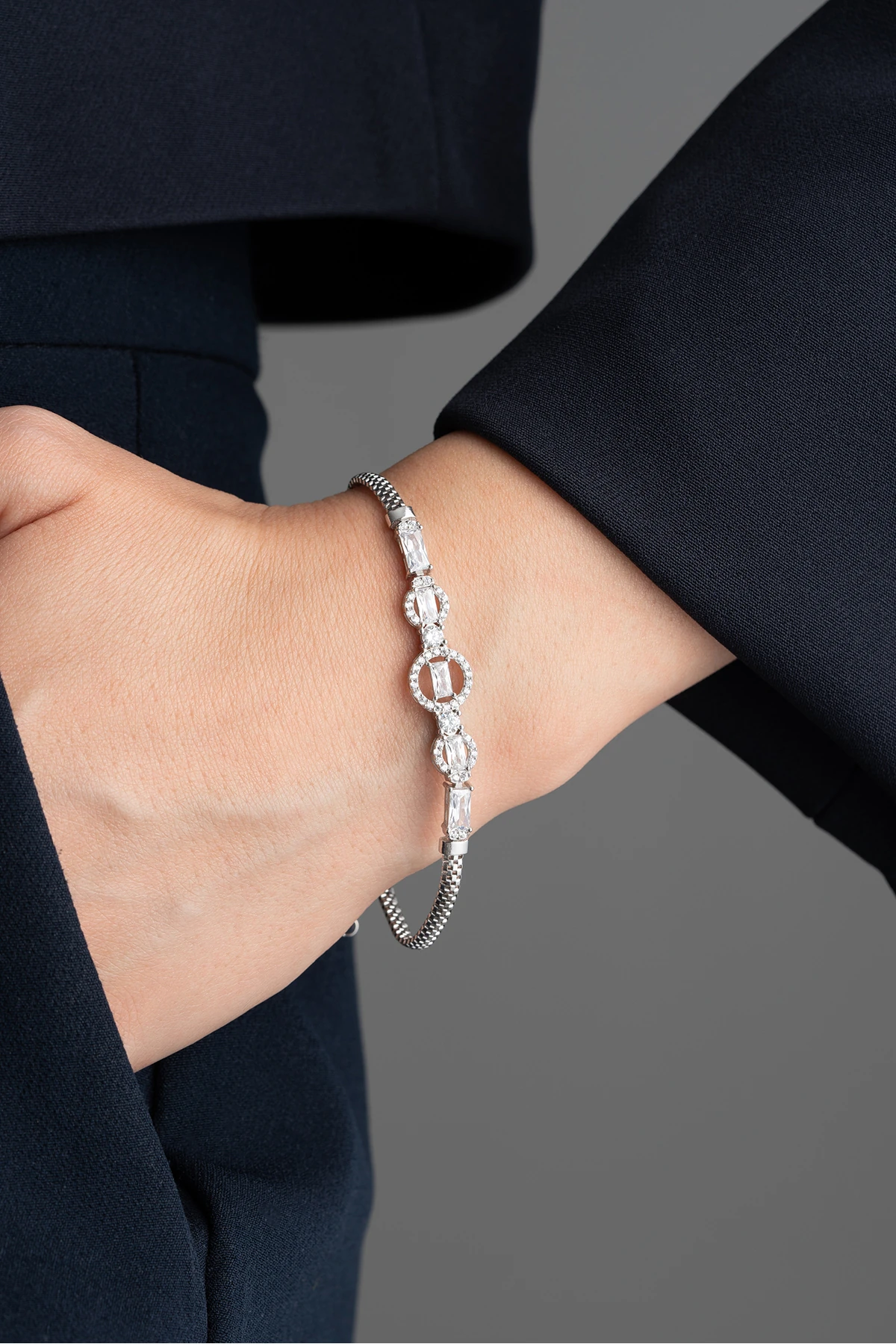 Gümüş Zirkon Taşlı Trend Bileklik