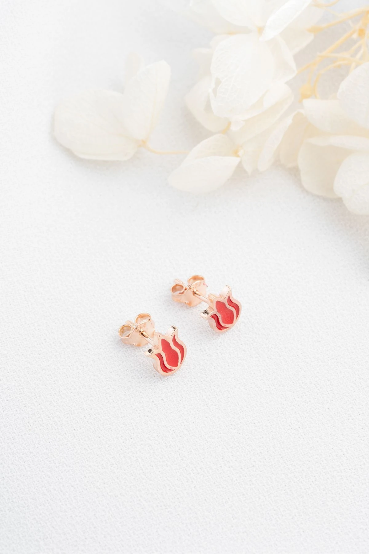 Gümüş Lale Minik Çivili Küpe