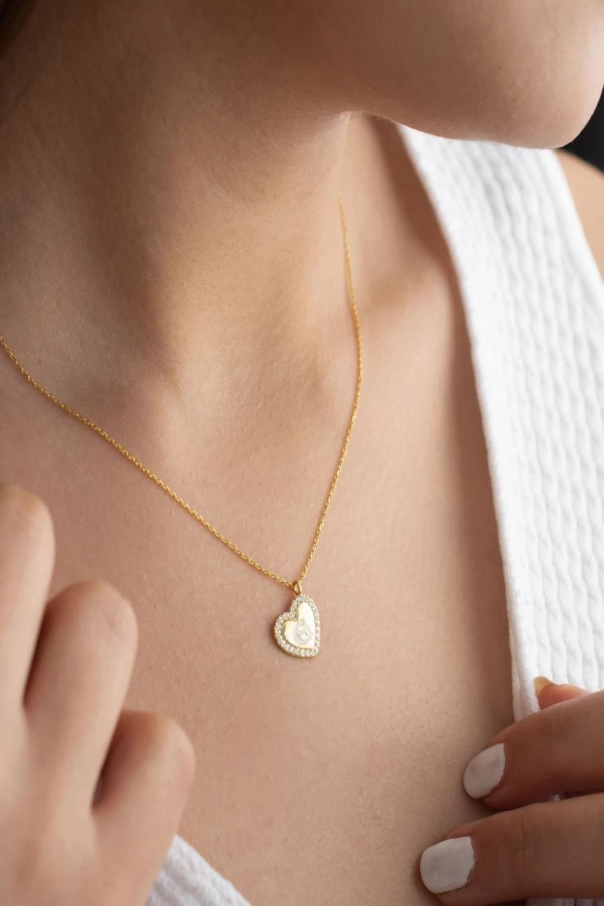 Gümüş Kişiye Özel Harfli Minimal Kalp Kolye