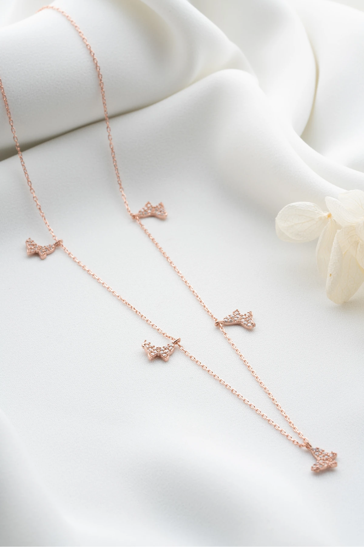 Gümüş Kelebekli Şans Kolyesi