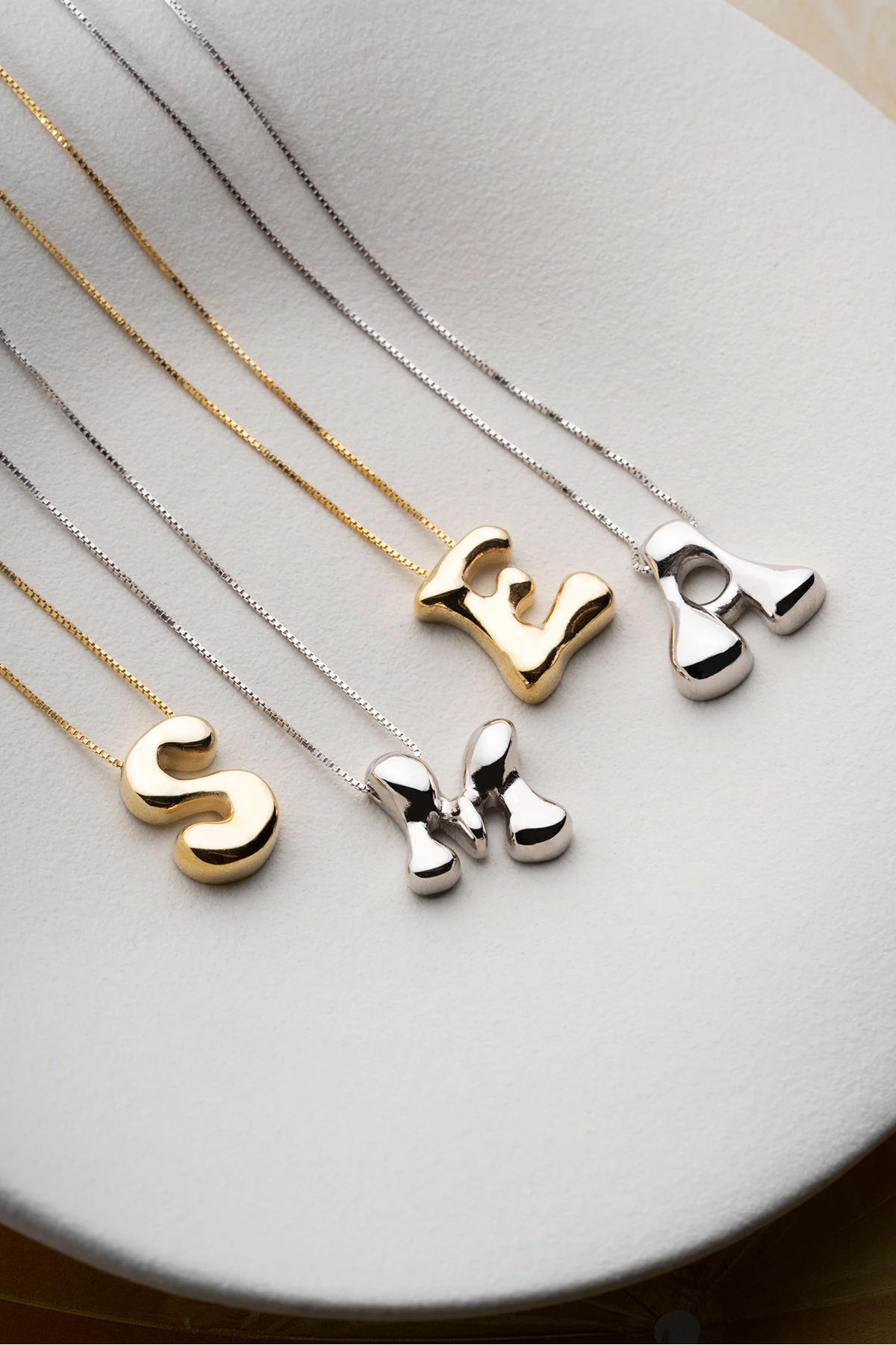 Gümüş Kişiye Özel Balon Harf Kolye