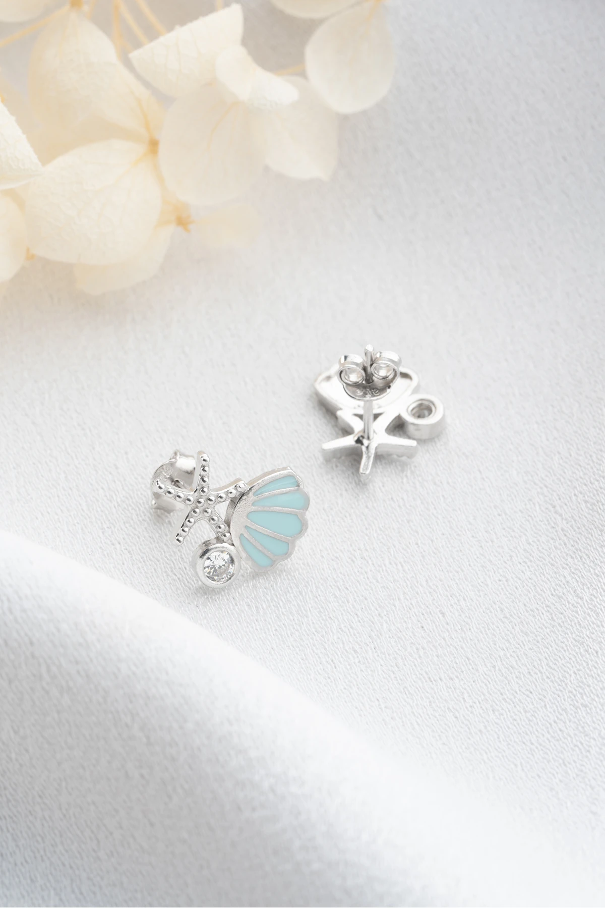 Gümüş Çivili Deniz Kabuğu Küpe