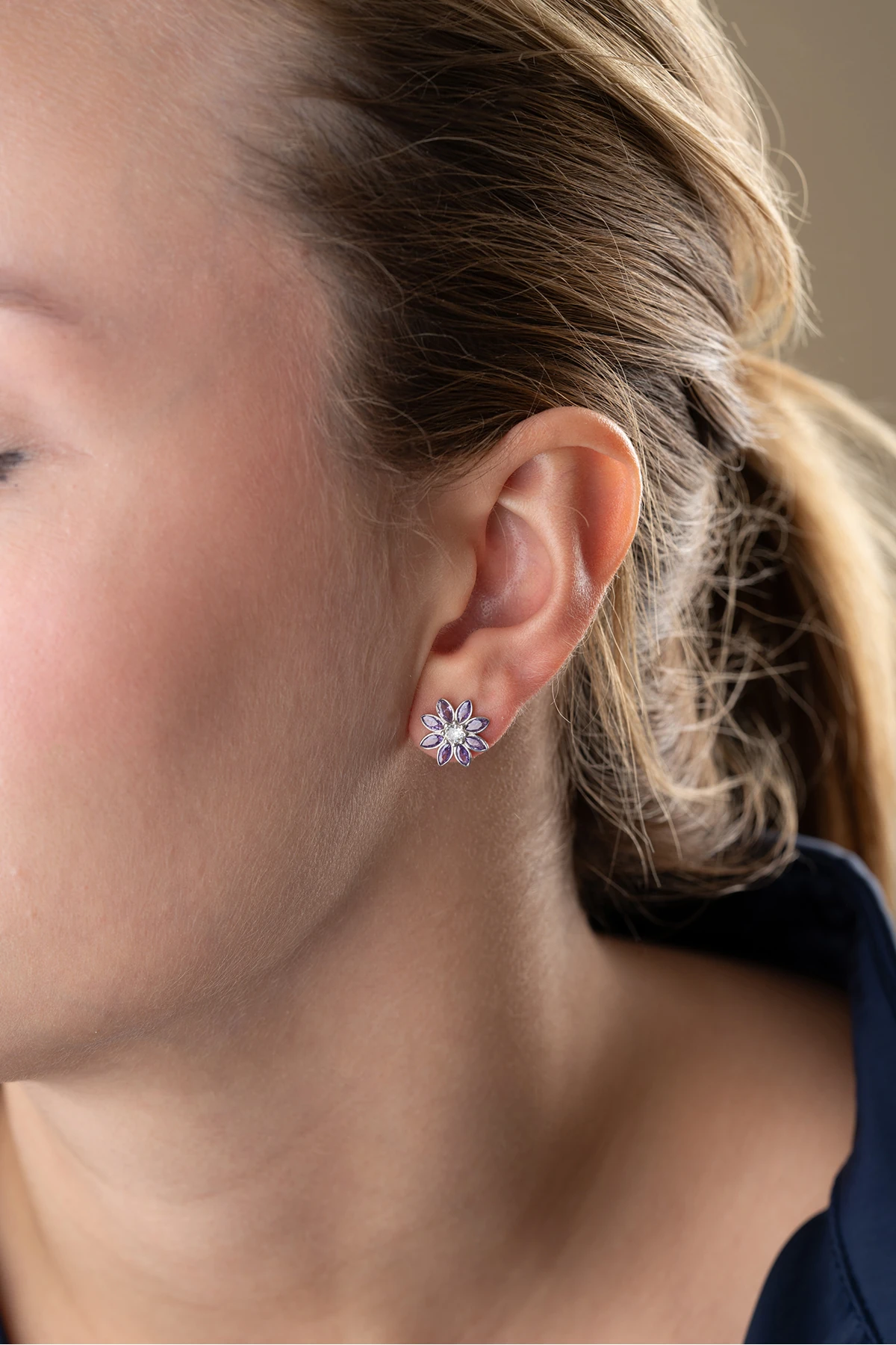 Gümüş Mor Taşlı Lotus Küpe