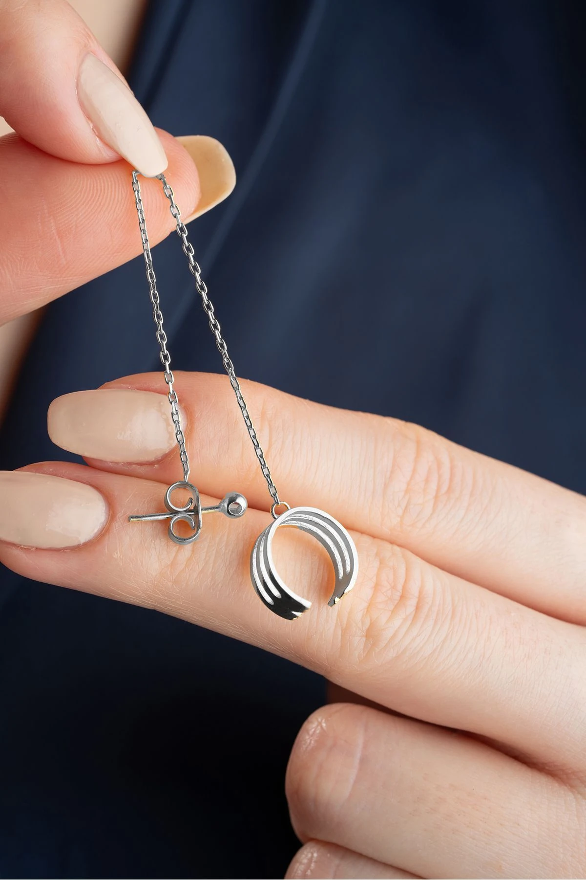 Gümüş Sallantılı Kıkırdak Küpe