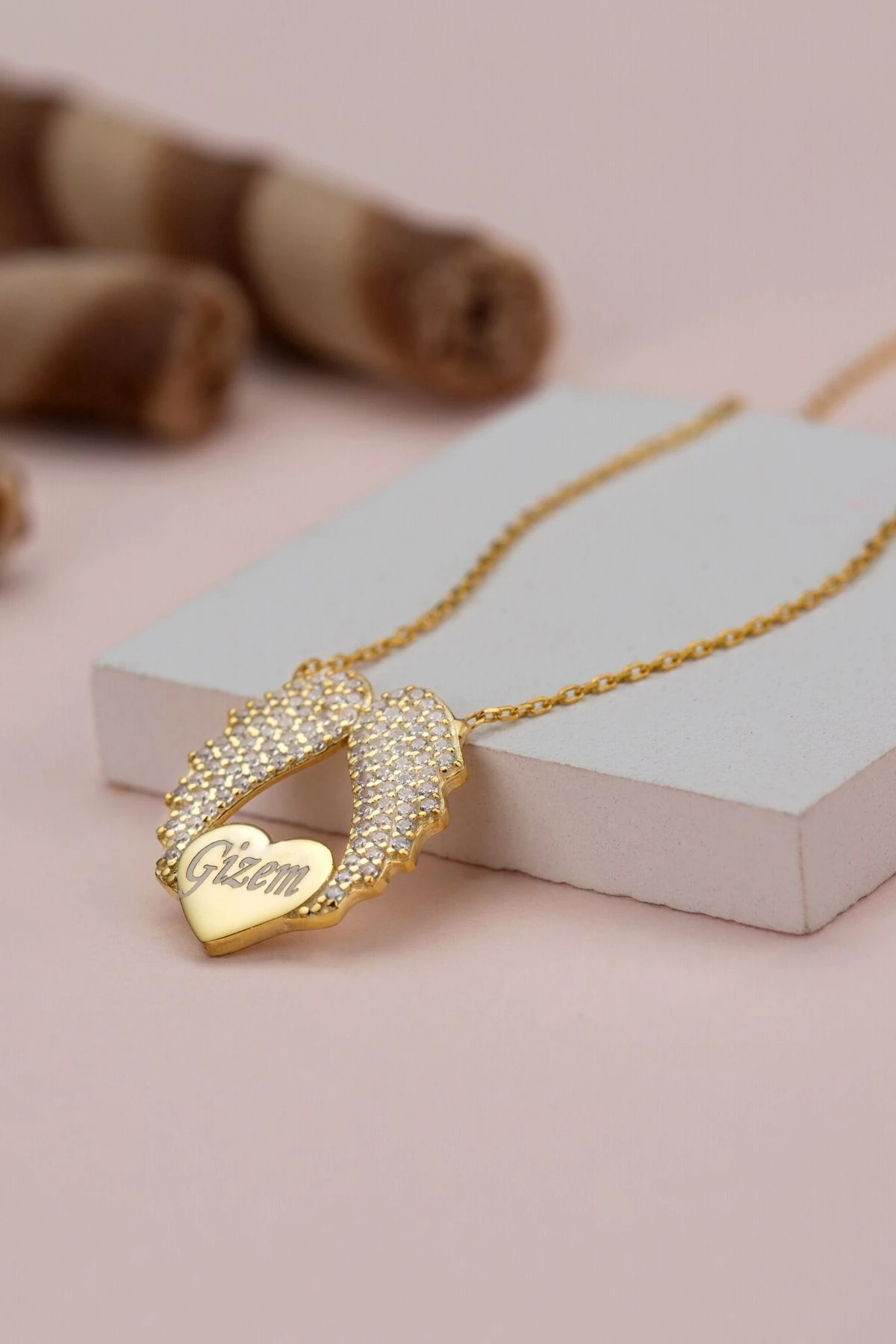Gümüş Isimli Kanatlı Kalp Kolye