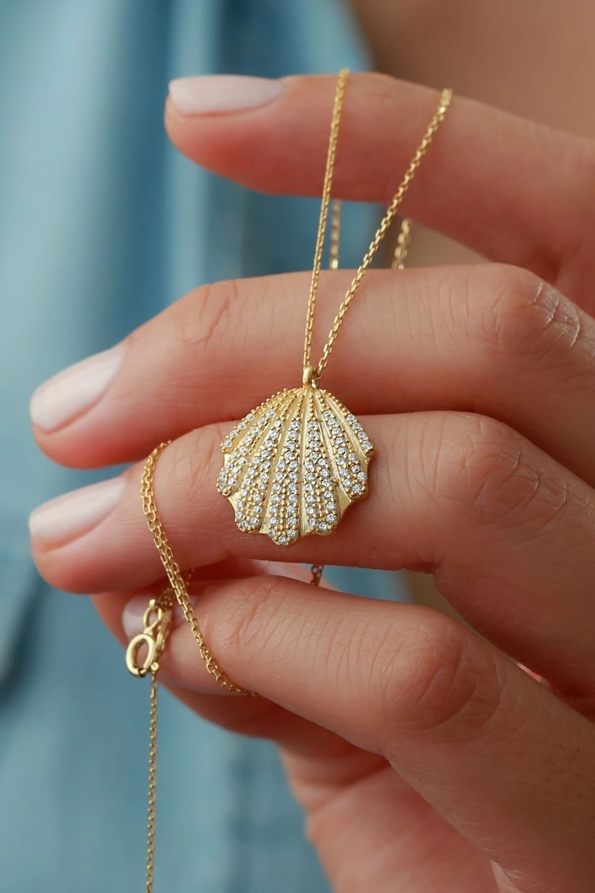 Gümüş Taşlı Istiridye Kolye