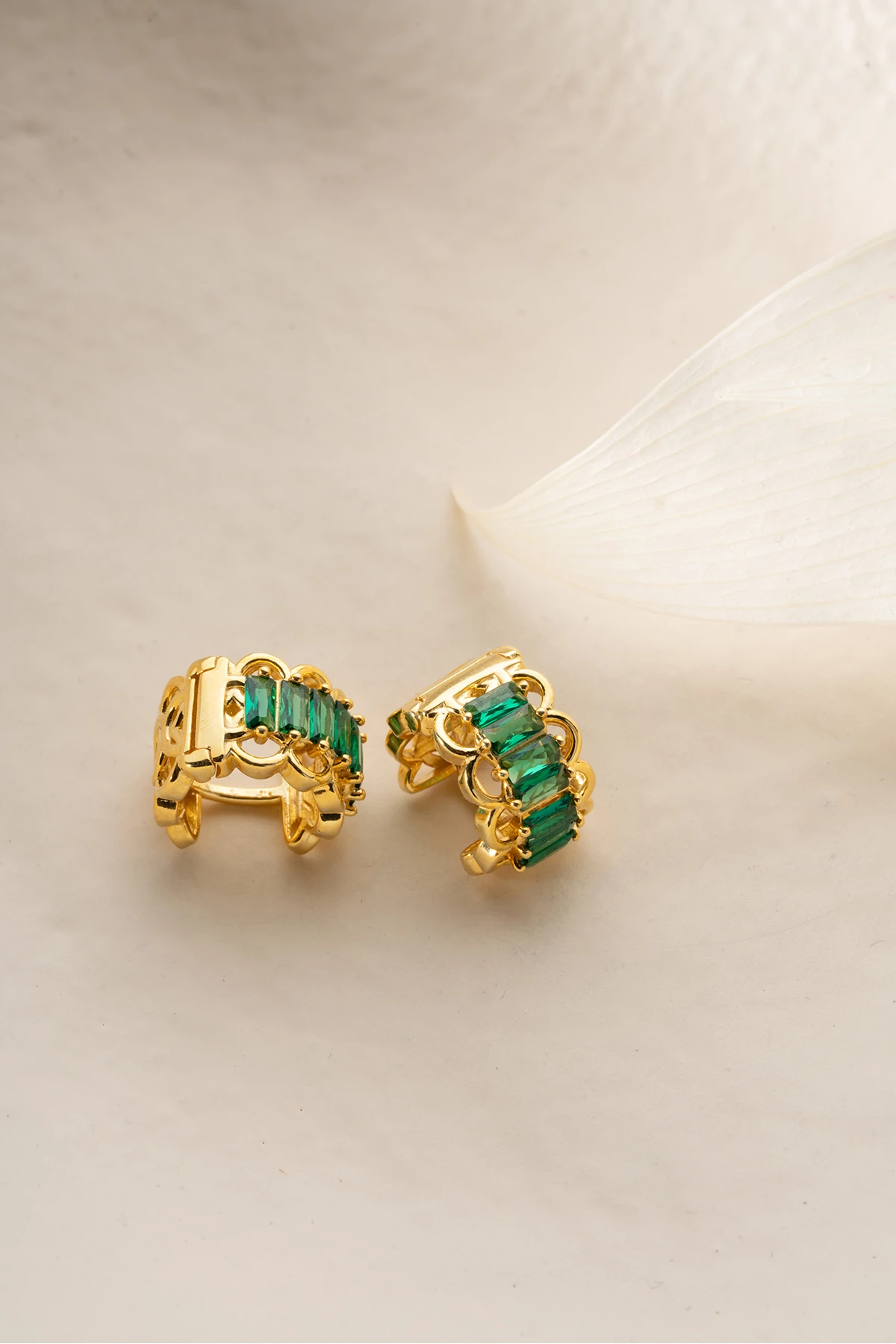 Gümüş Baget Zümrüt Küpe