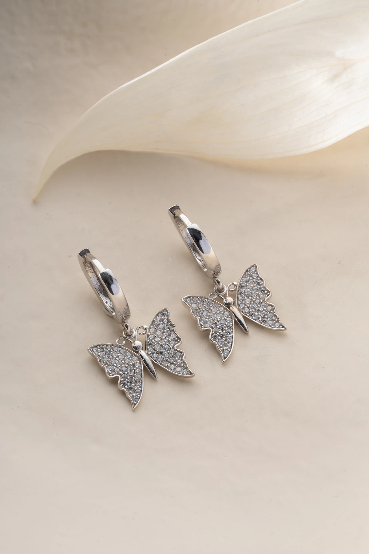 Gümüş Kelebek Küpe Küpe