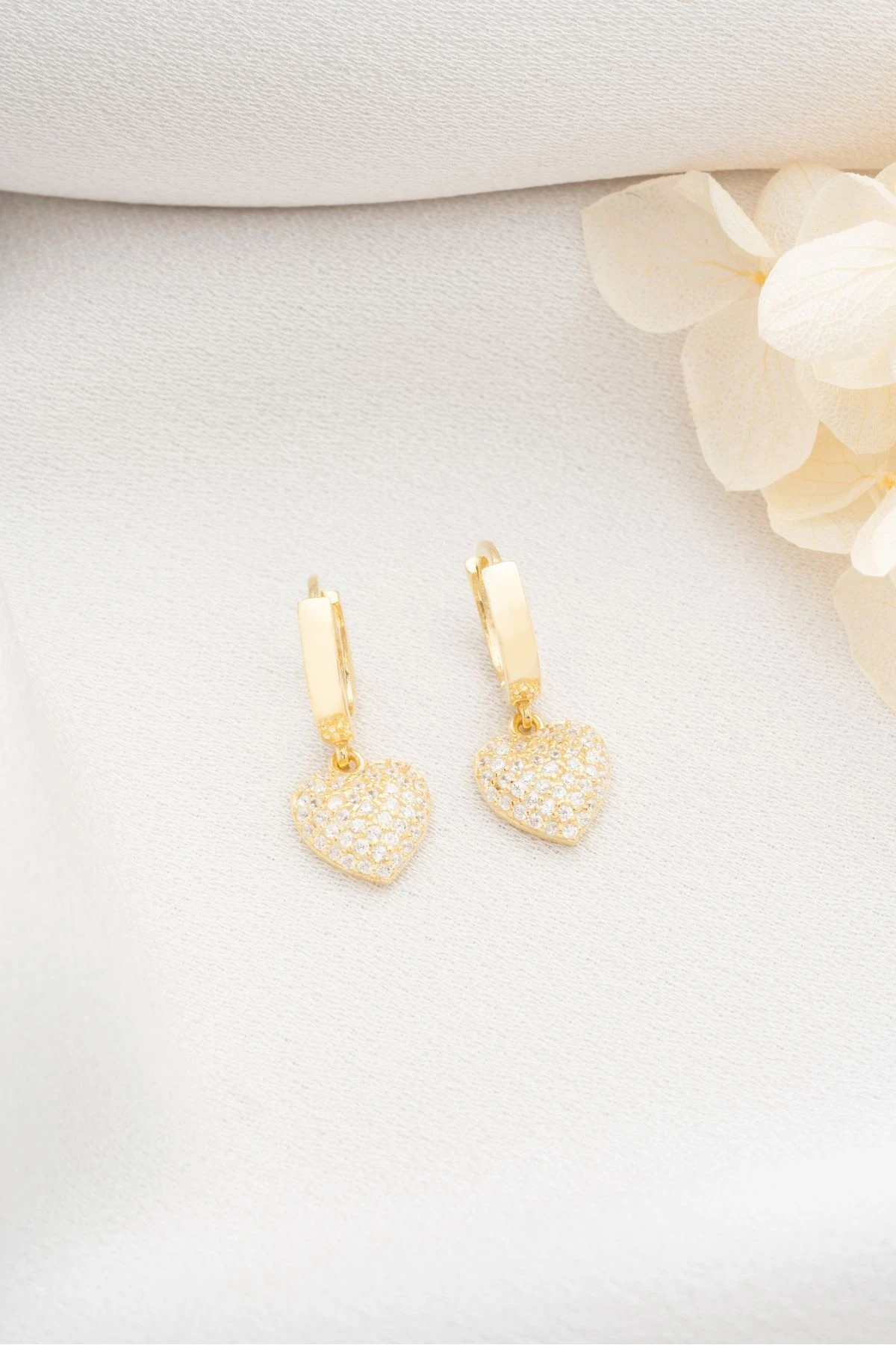 Gümüş Kalpli Halka Küpe