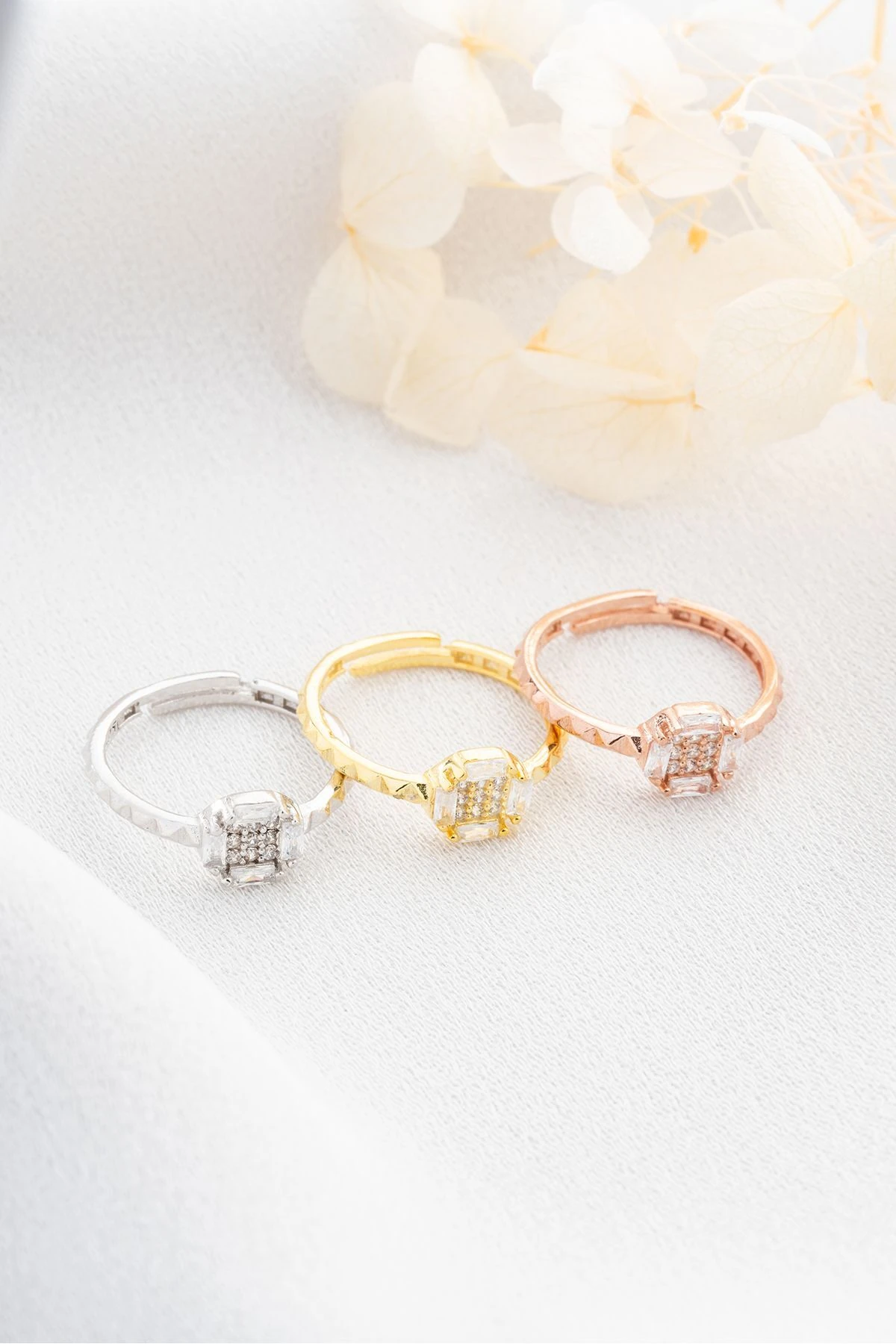 Gümüş Zirkon Taşlı Yüzük