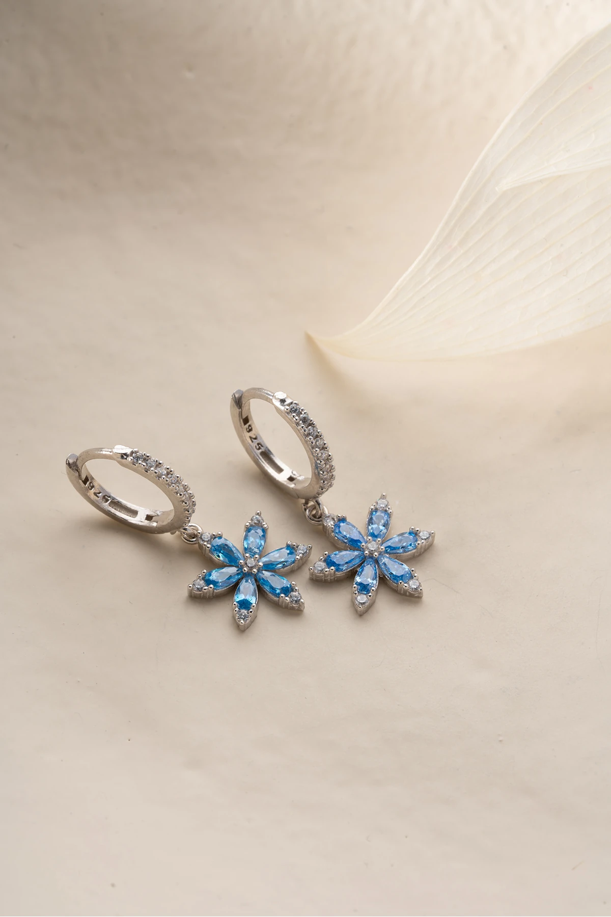 Gümüş Lotus Çiçeği Küpe