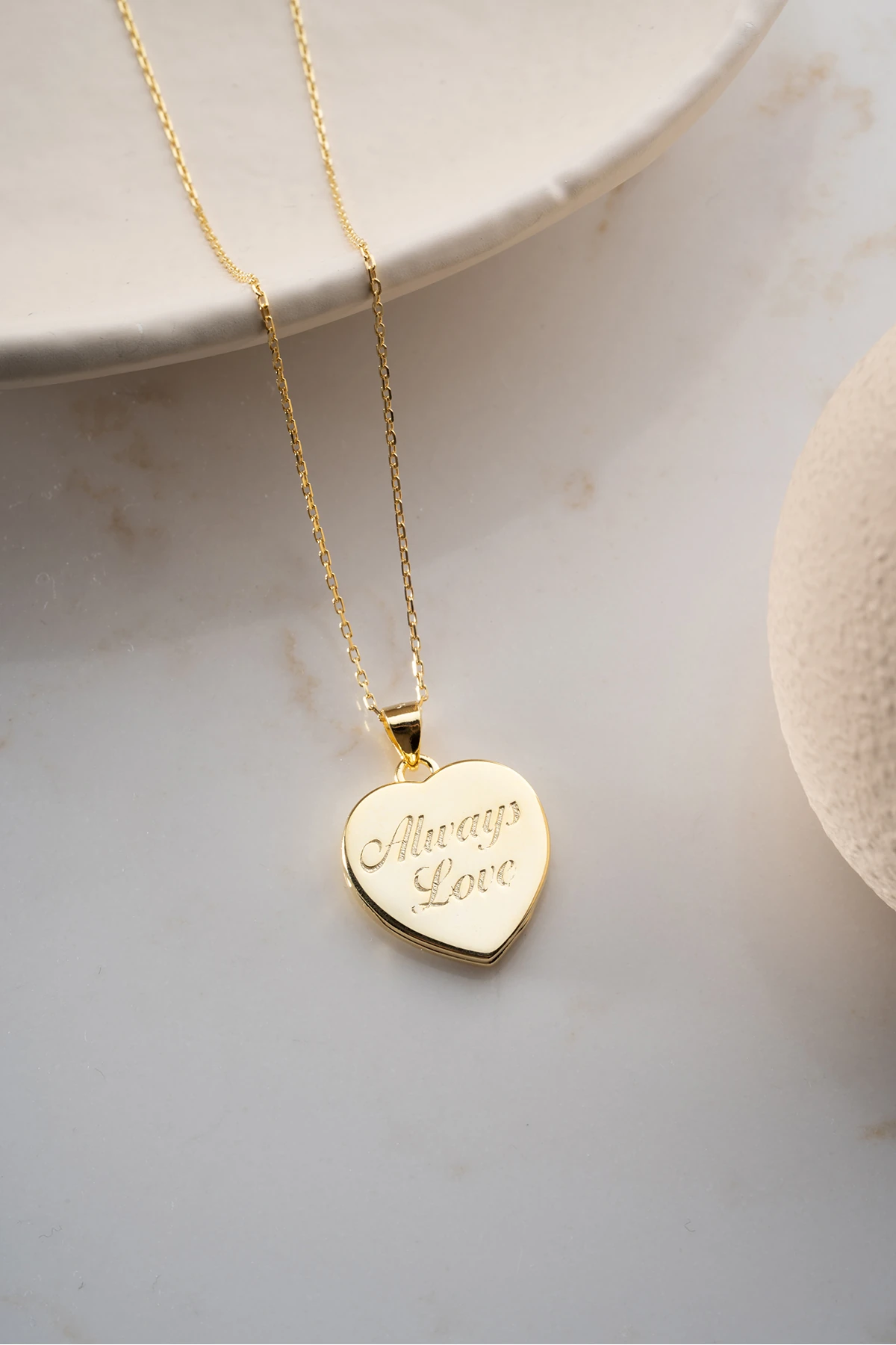 Gümüş Kişiye Özel Kapaklı Kalp Kolye