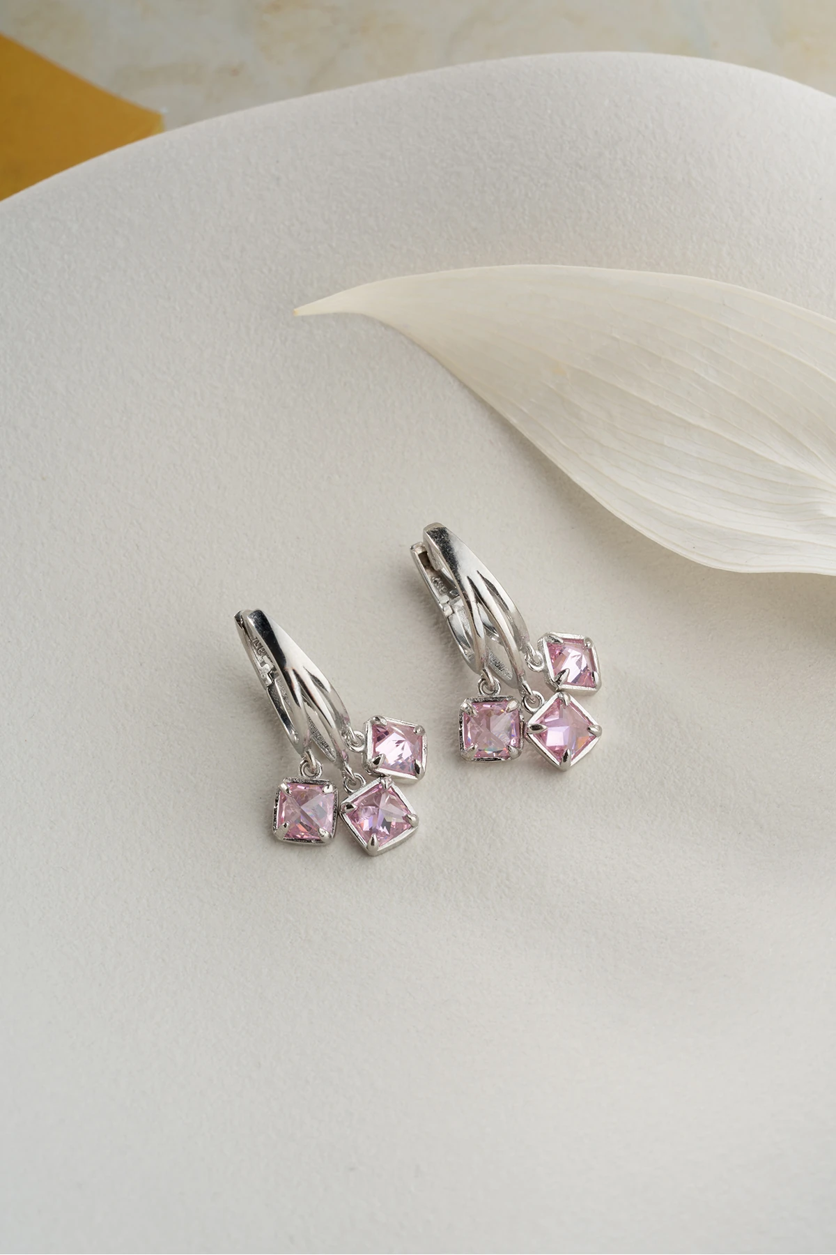 Gümüş Pembe Taşlı Küpe