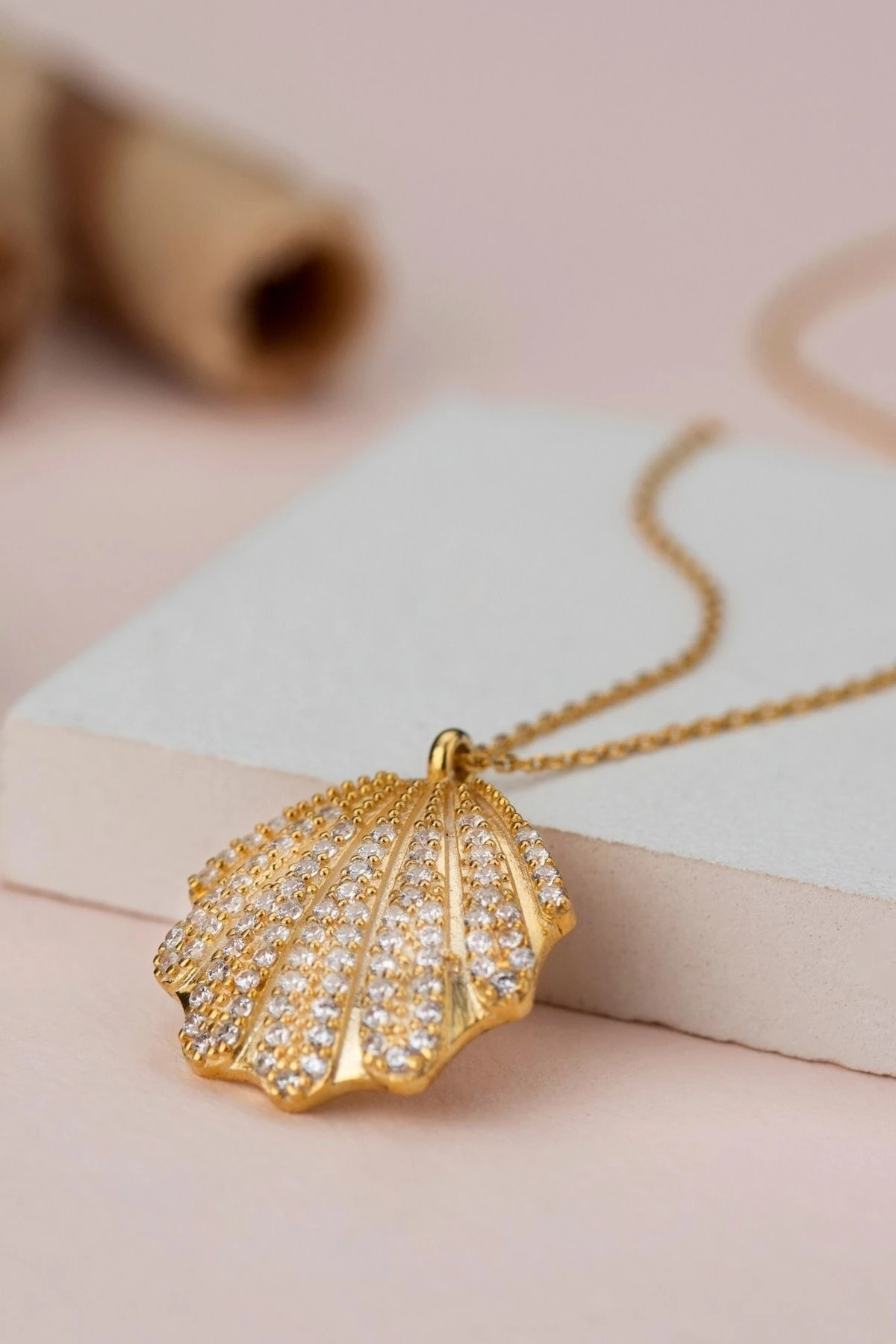 Gümüş Taşlı Istiridye Kolye