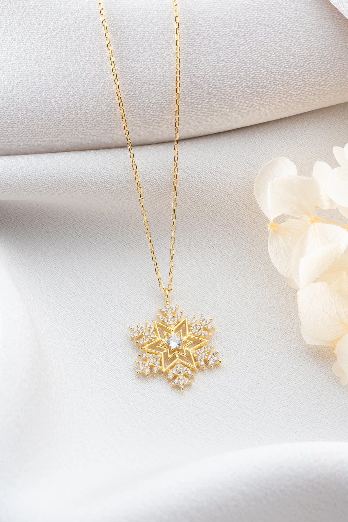 Gümüş Tektaşlı Kartanesi Kolye