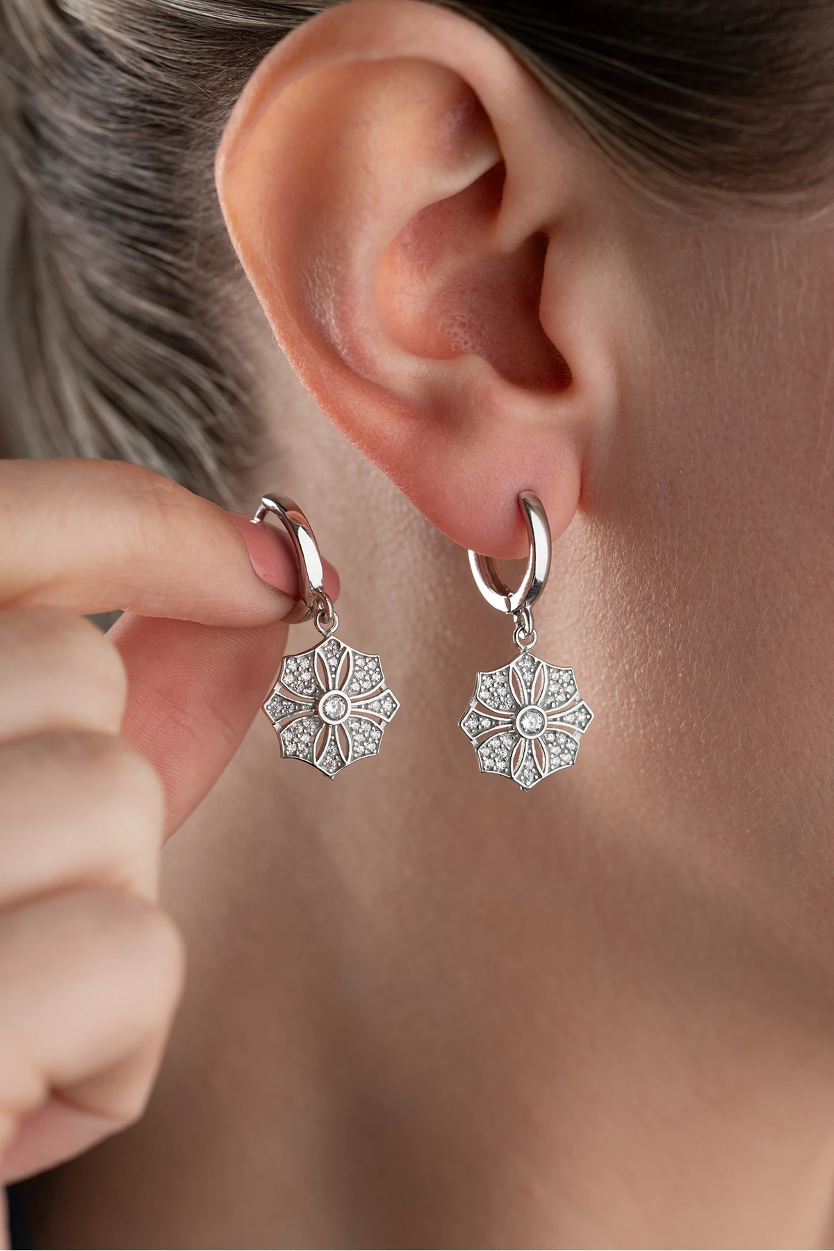 Gümüş Çiçek Küpe