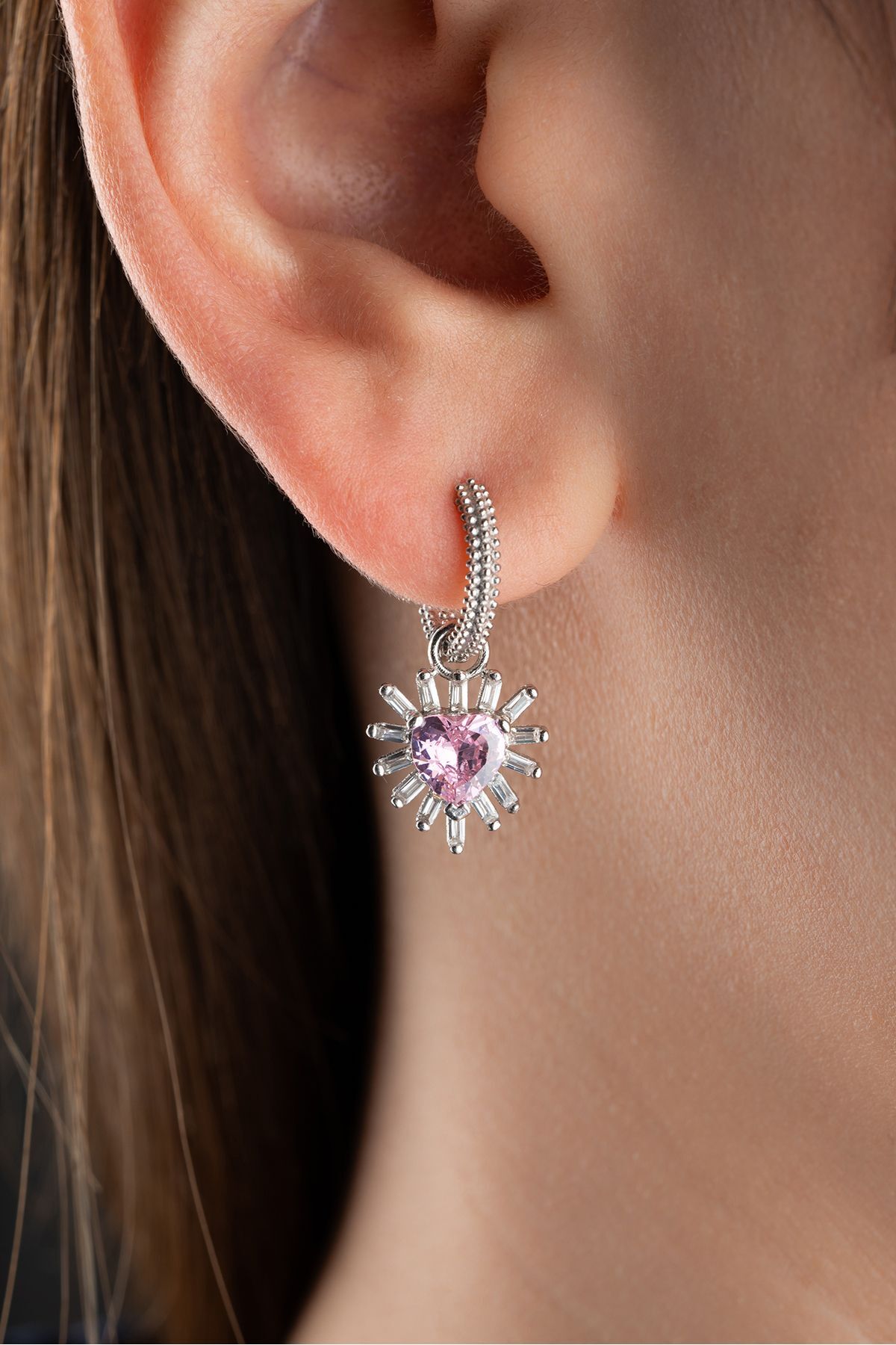 Gümüş Baget Taşlı Kalp Küpe